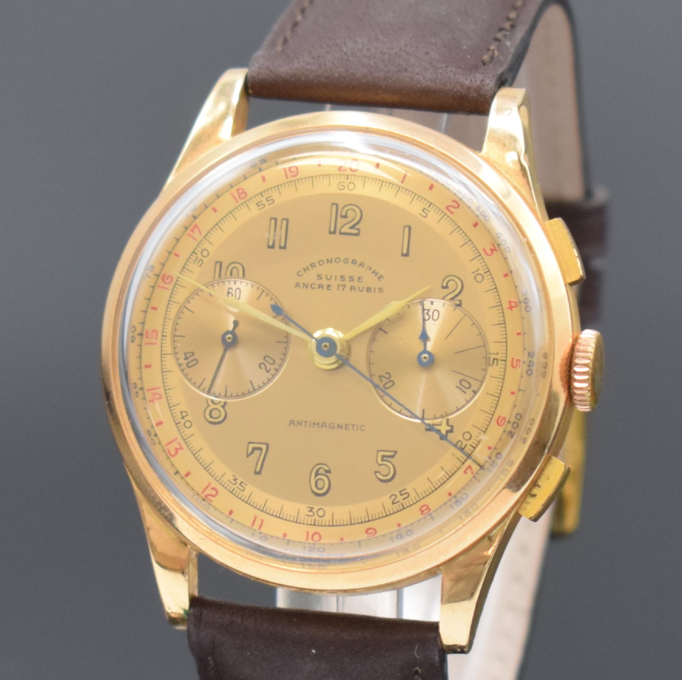 Detail a: CHRONOGRAPHE SUISSE Armbandchronograph in RG 750/000, Schweiz um 1945, Handaufzug, gedr. Geh. dell., Metall-Innendeckel, sehr schönes gold. ...