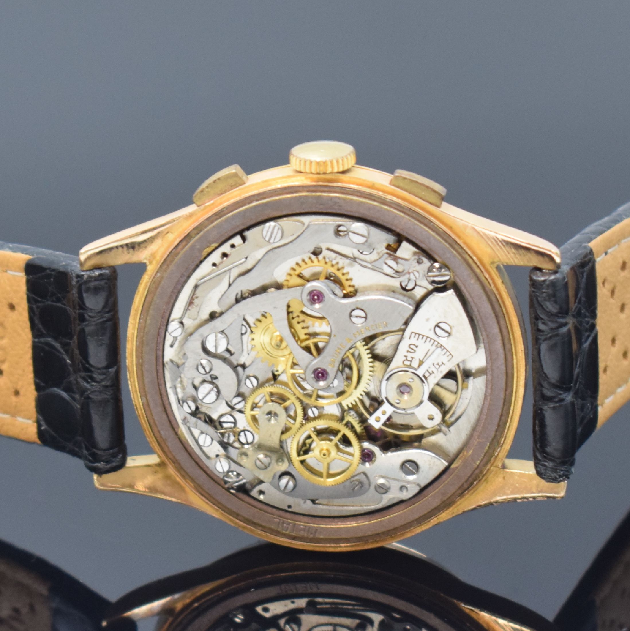 Detail e: BAUME & MERCIER Armbandchronograph in RG 750/000, Schweiz um 1945, Handaufzug, gedr. Geh. dell., Rückdeckel zu richten, Metall Innendeckel, silb. ...