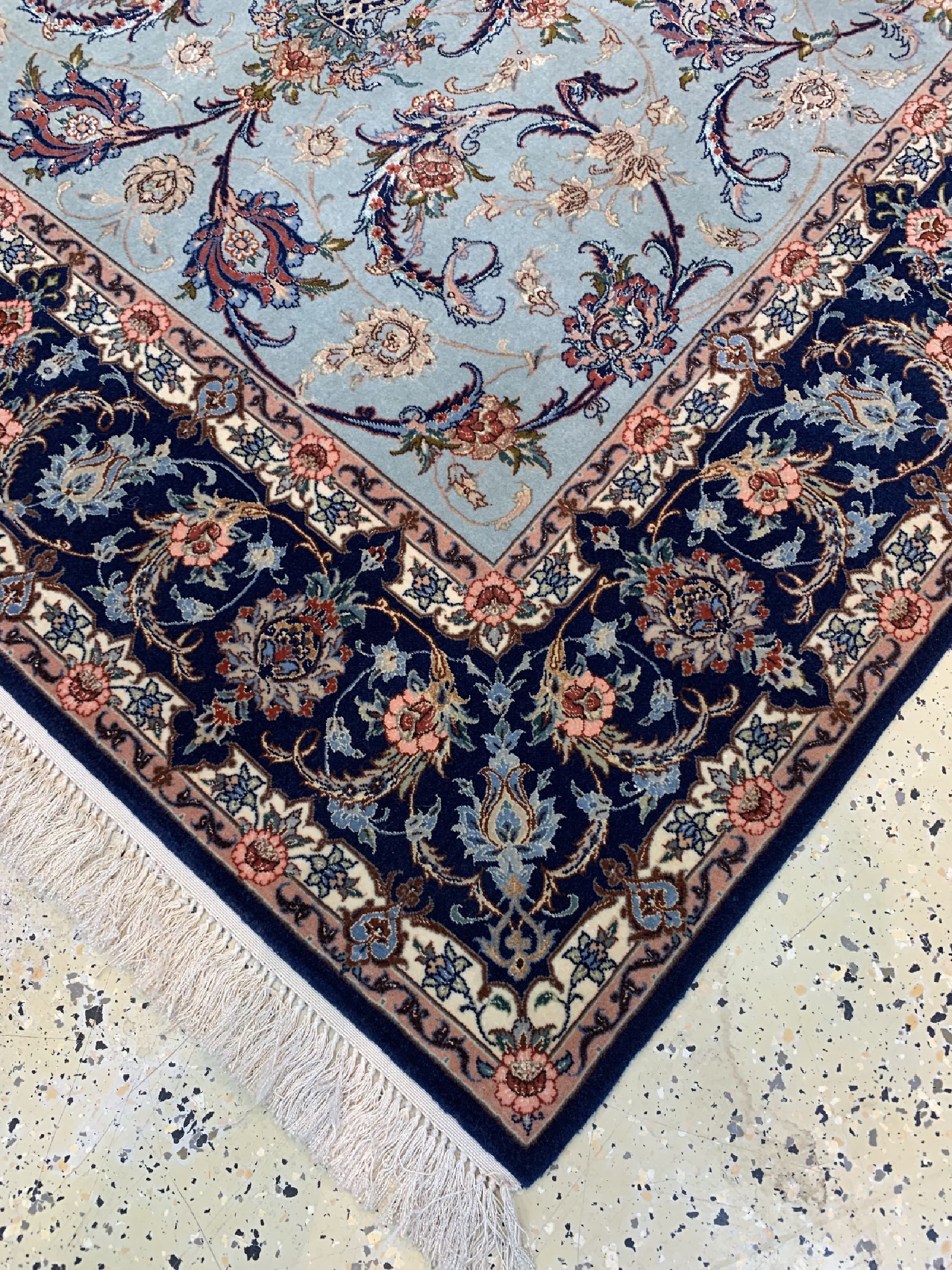 Detail e: Esfahan fein Persien, signiert(Kasiri), um 1960, Korkwolle mit und auf Seide, ca. 222 x 145 cm, ca. 1,0 Mio. Kn/qm, gereinigt, EHZ: 1-2