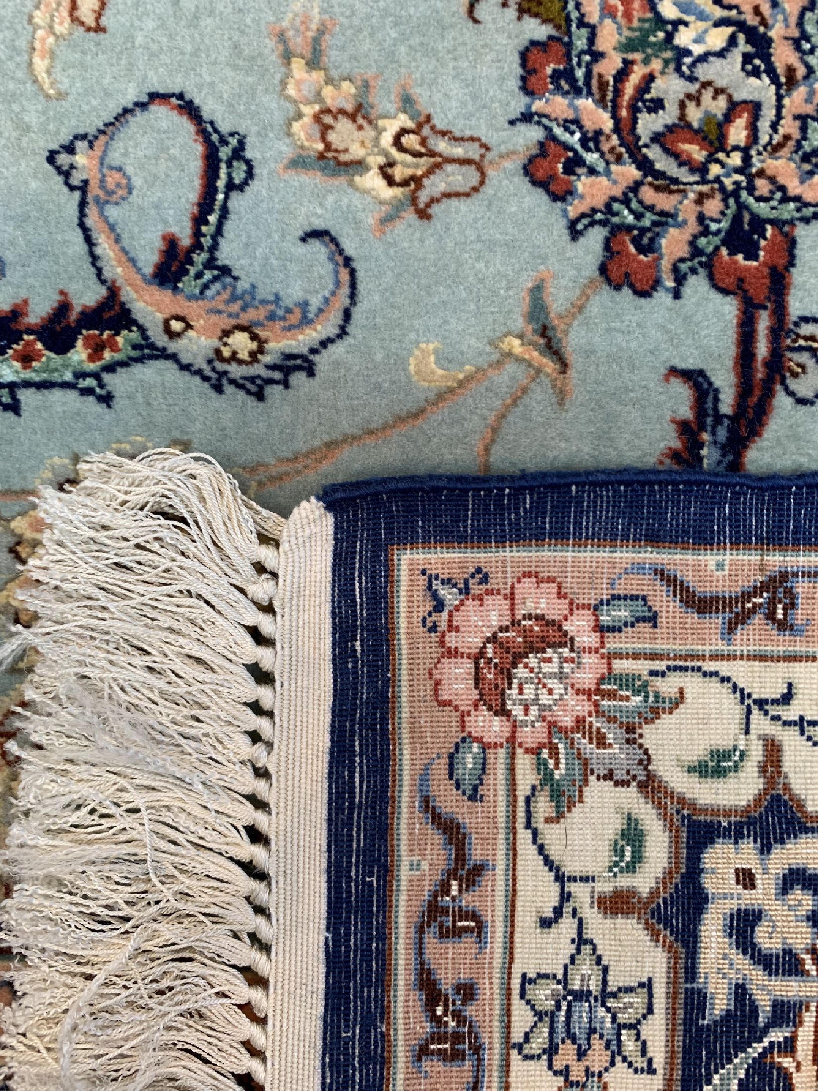 Detail f: Esfahan fein Persien, signiert(Kasiri), um 1960, Korkwolle mit und auf Seide, ca. 222 x 145 cm, ca. 1,0 Mio. Kn/qm, gereinigt, EHZ: 1-2