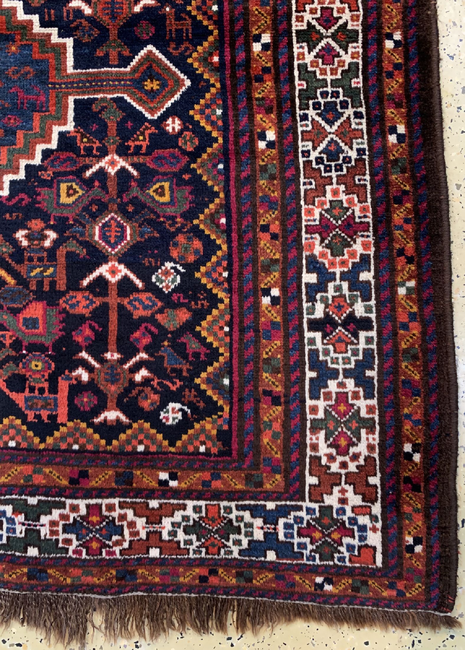 Detail a: Khamseh alt, Persien, um 1930/1940, Wolle auf Wolle, ca. 280 x 160 cm, gereinigt, EHZ: 1-2