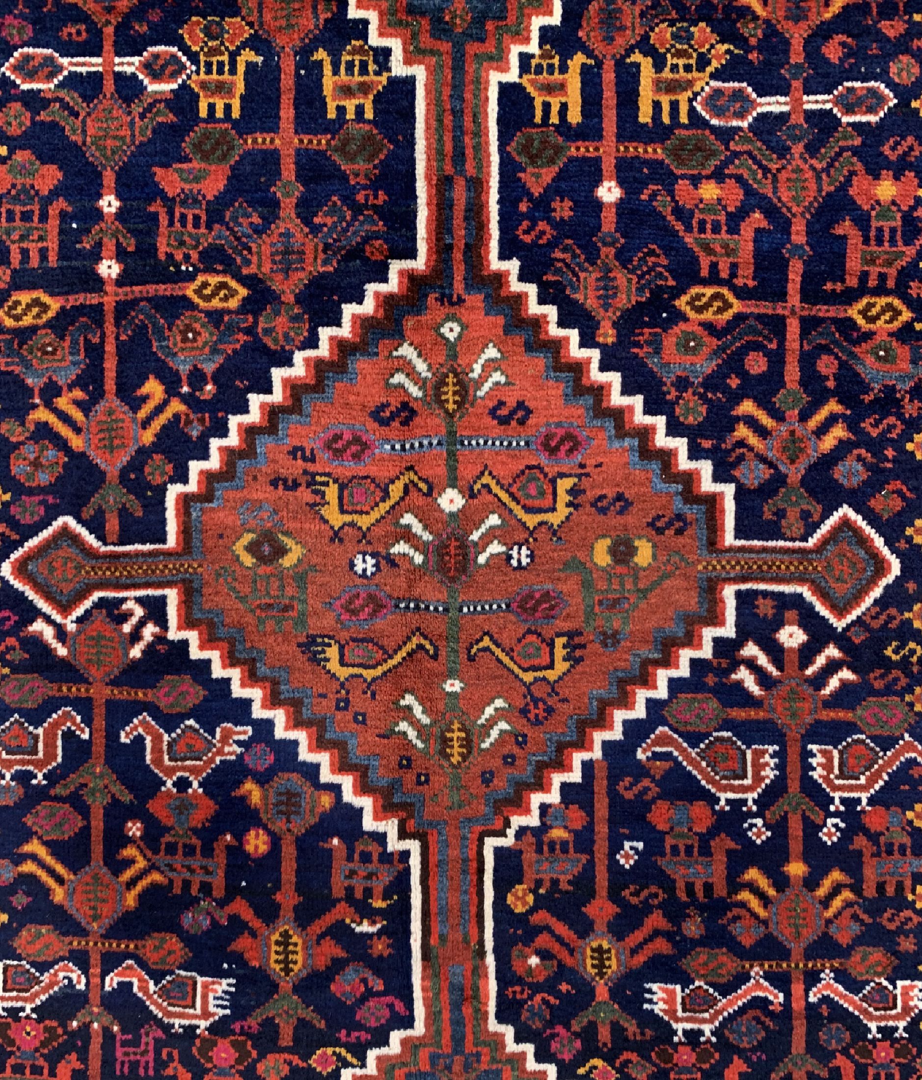 Detail c: Khamseh alt, Persien, um 1930/1940, Wolle auf Wolle, ca. 280 x 160 cm, gereinigt, EHZ: 1-2