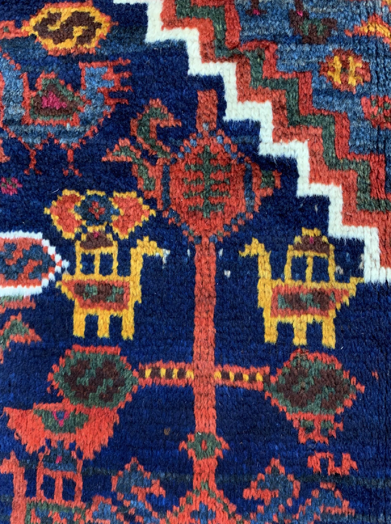 Detail e: Khamseh alt, Persien, um 1930/1940, Wolle auf Wolle, ca. 280 x 160 cm, gereinigt, EHZ: 1-2