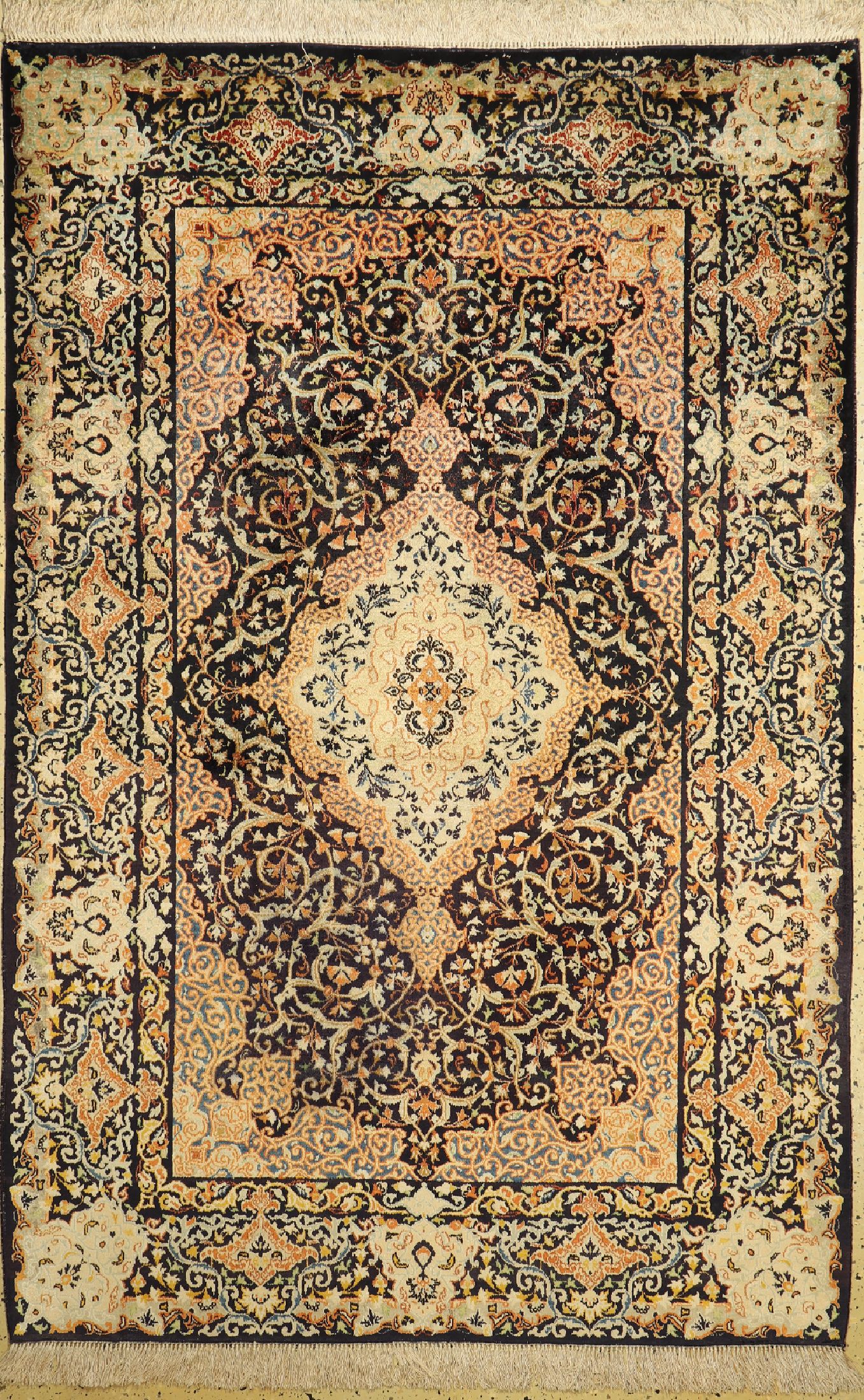 Keschan Seide, Persien, um 1940/1950, reineNaturseide, ca. 210 x 138 cm, gereinigt, EHZ: 2