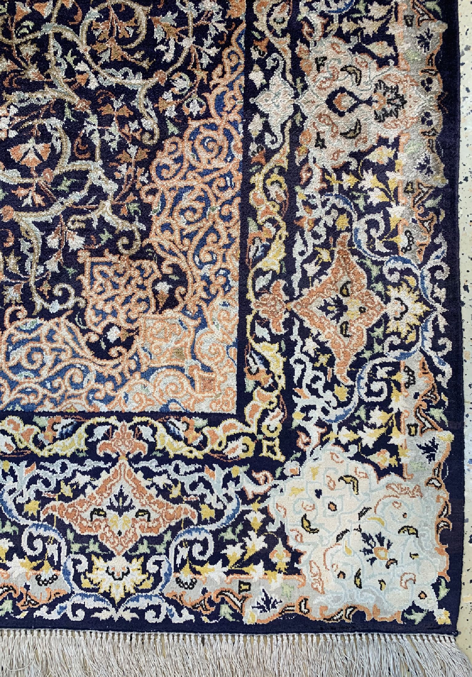 Detail a: Keschan Seide, Persien, um 1940/1950, reineNaturseide, ca. 210 x 138 cm, gereinigt, EHZ: 2