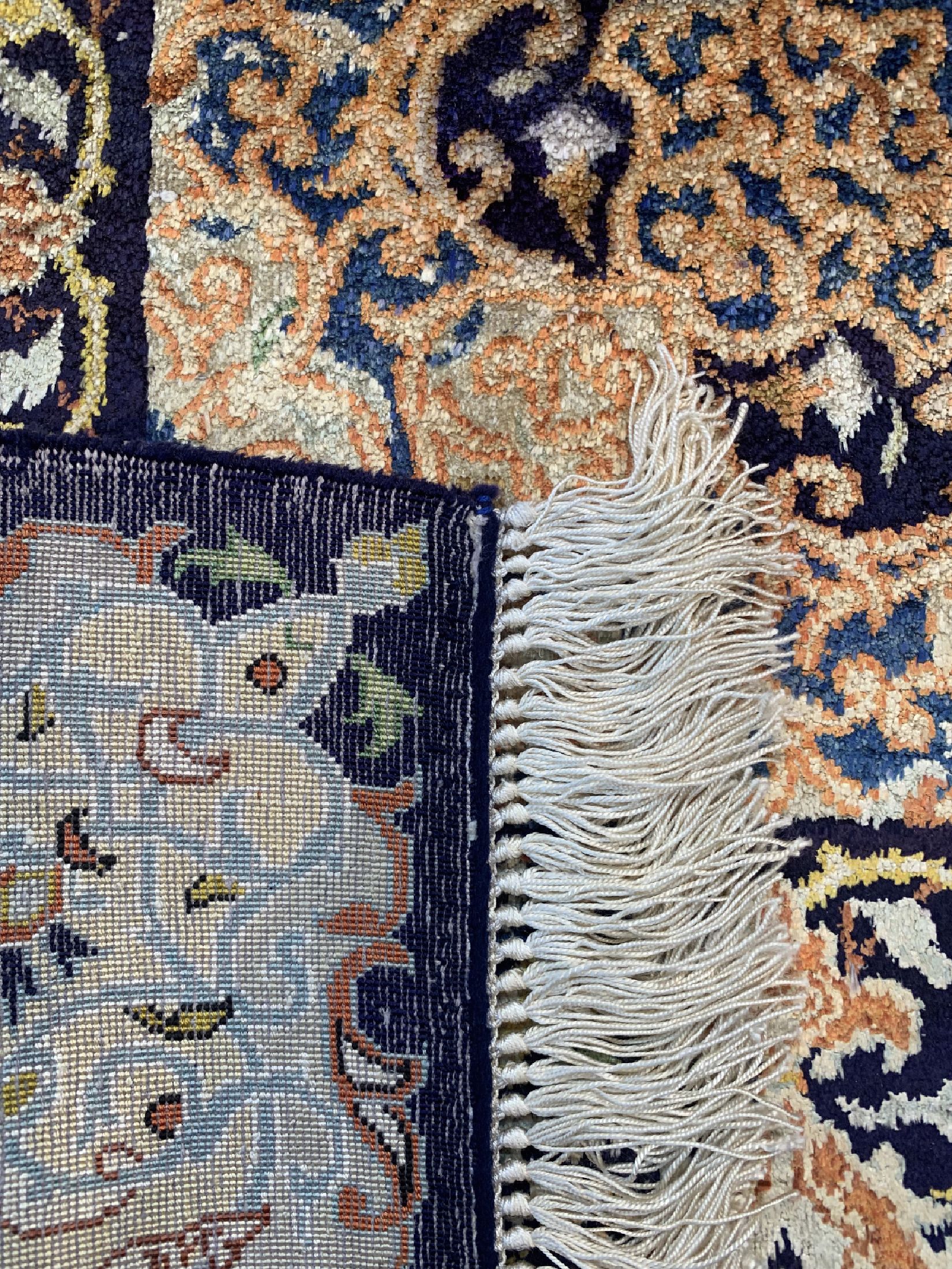 Detail e: Keschan Seide, Persien, um 1940/1950, reineNaturseide, ca. 210 x 138 cm, gereinigt, EHZ: 2