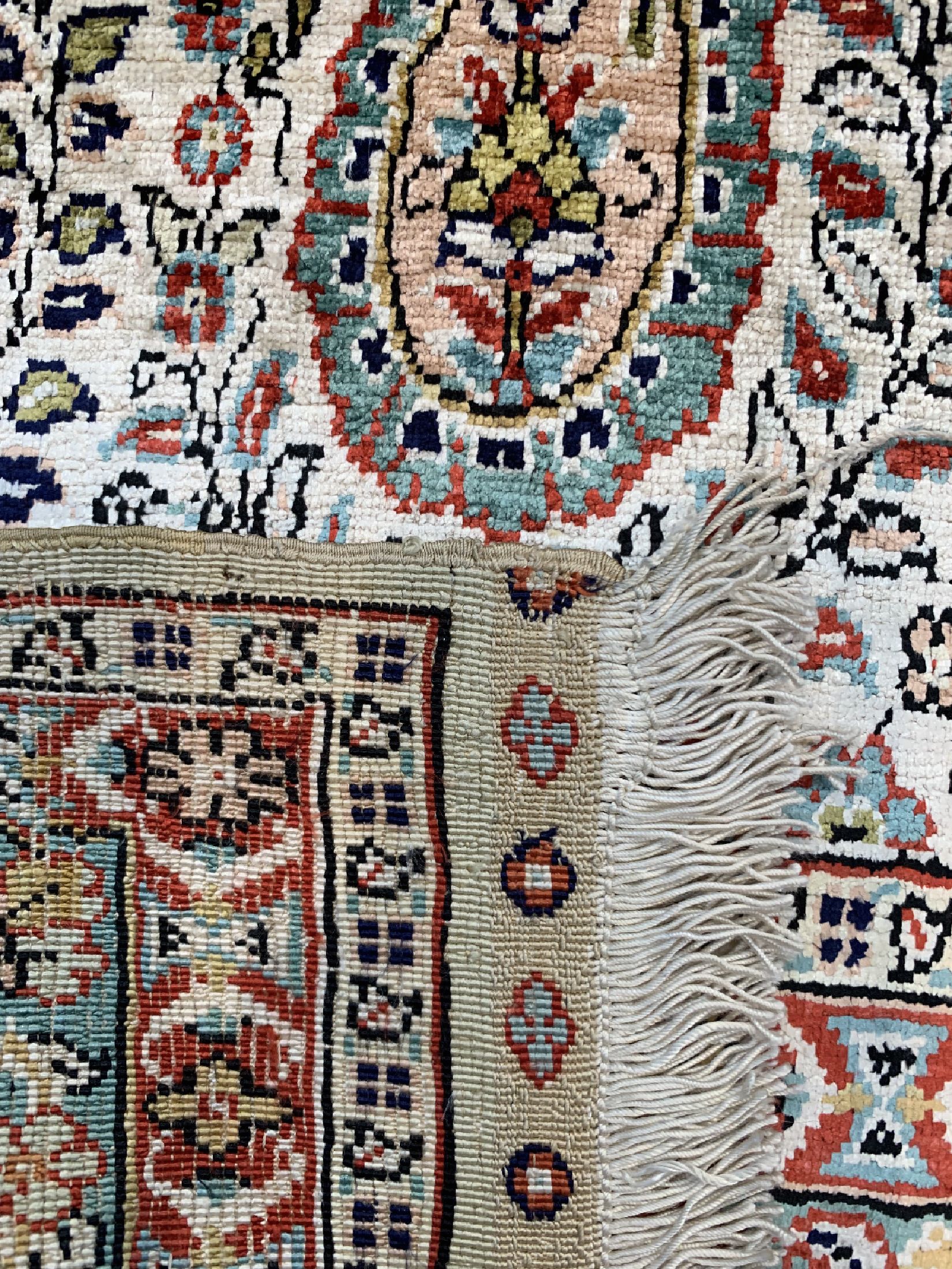 Detail e: Istambul Seide"Chinar", Türkei, um 1950, reine Naturseide, ca. 235 x 90 cm, gereinigt, EHZ: 2, Metallbroschiert.