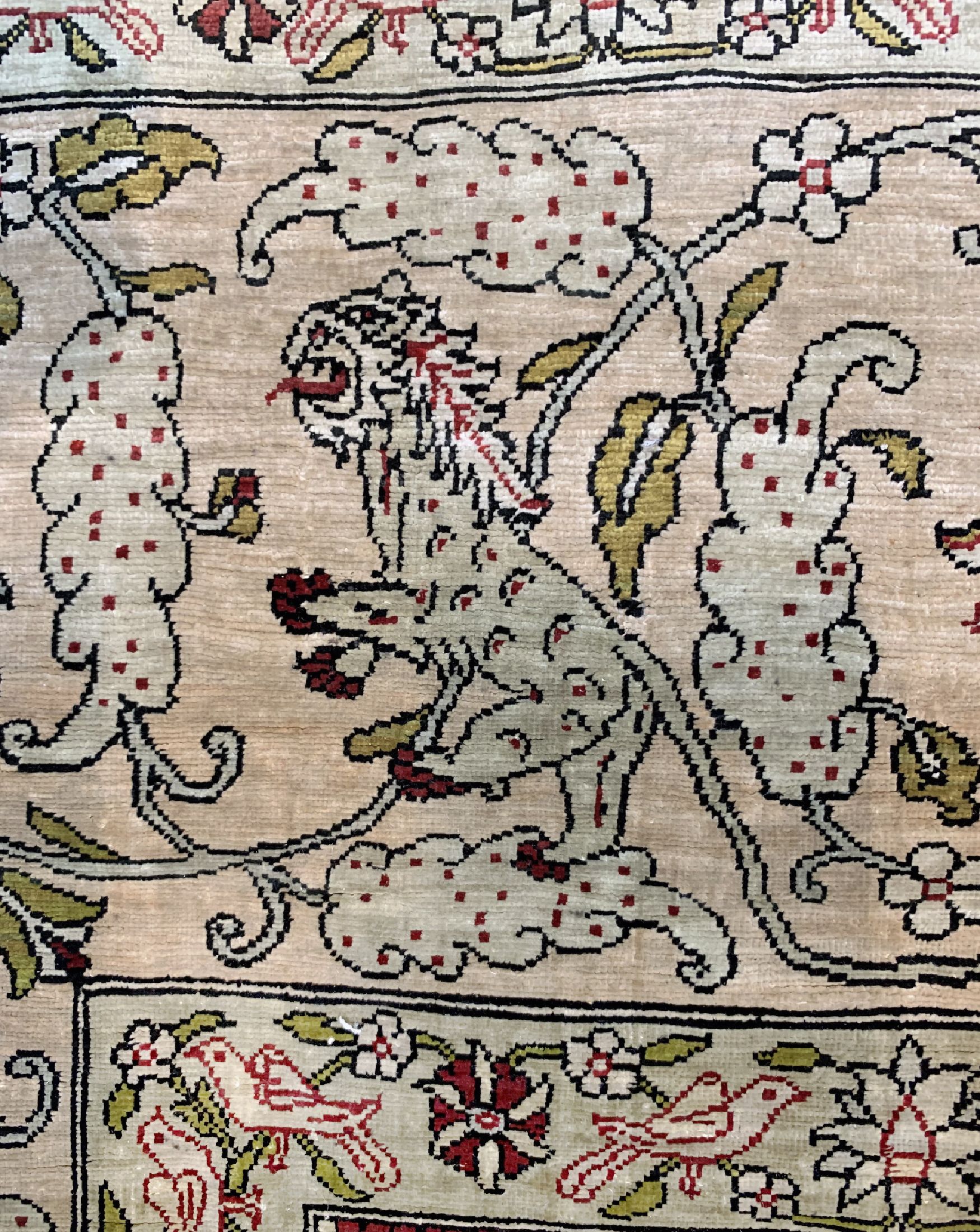 Detail c: Hereke Seide"Özipek", Türkei, signiert, um 1950, reine Naturseide, ca. 225 x 143 cm, ca. 1,0 Mio. Kn/qm, EHZ: 2