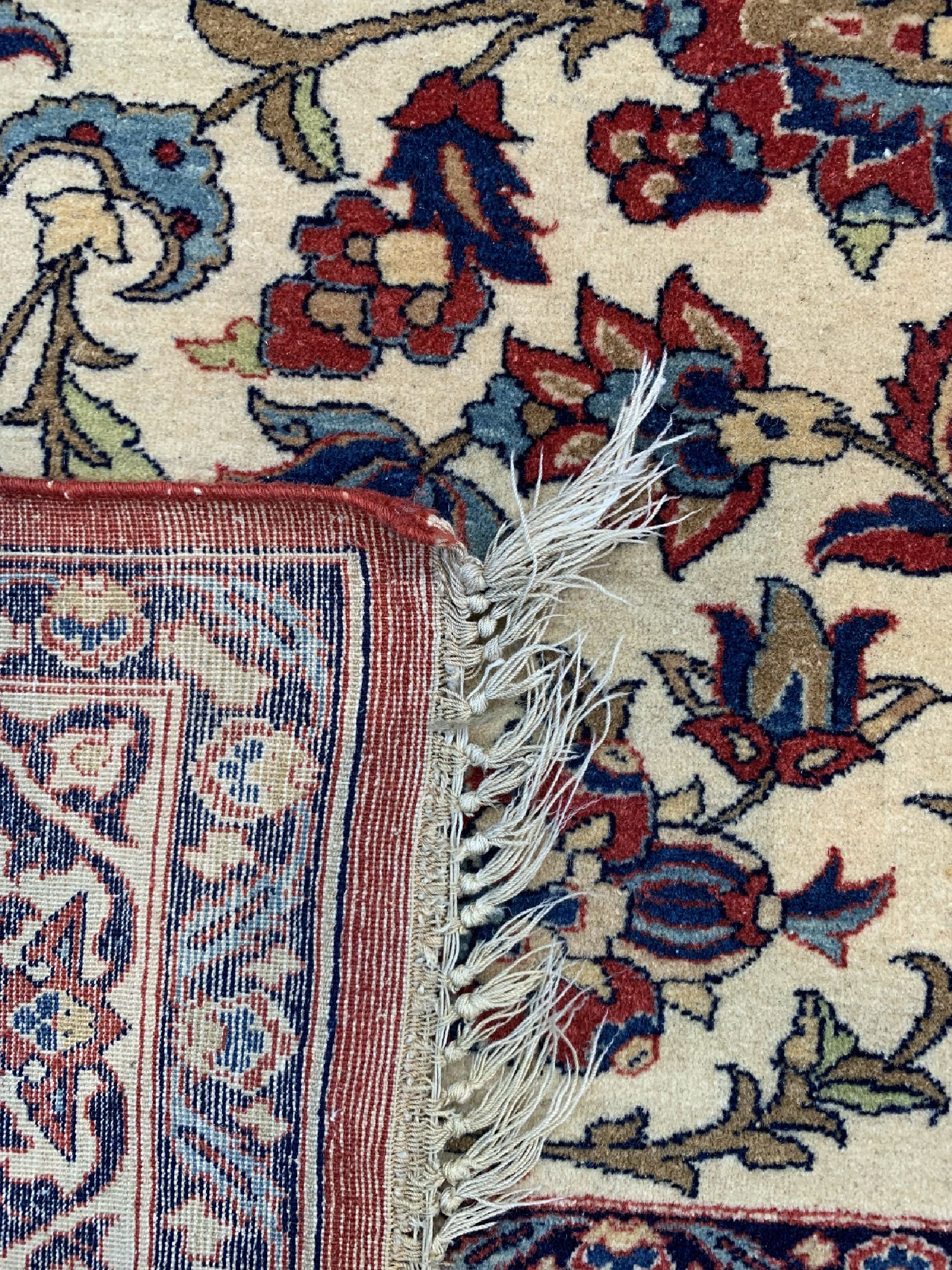 Detail e: Esfahan fein antik, Persien, um 1900, Korkwolle auf Seide, ca. 205 x 140 cm, ca. 1,0Mio. Kn/qm, gereinigt, EHZ: 2