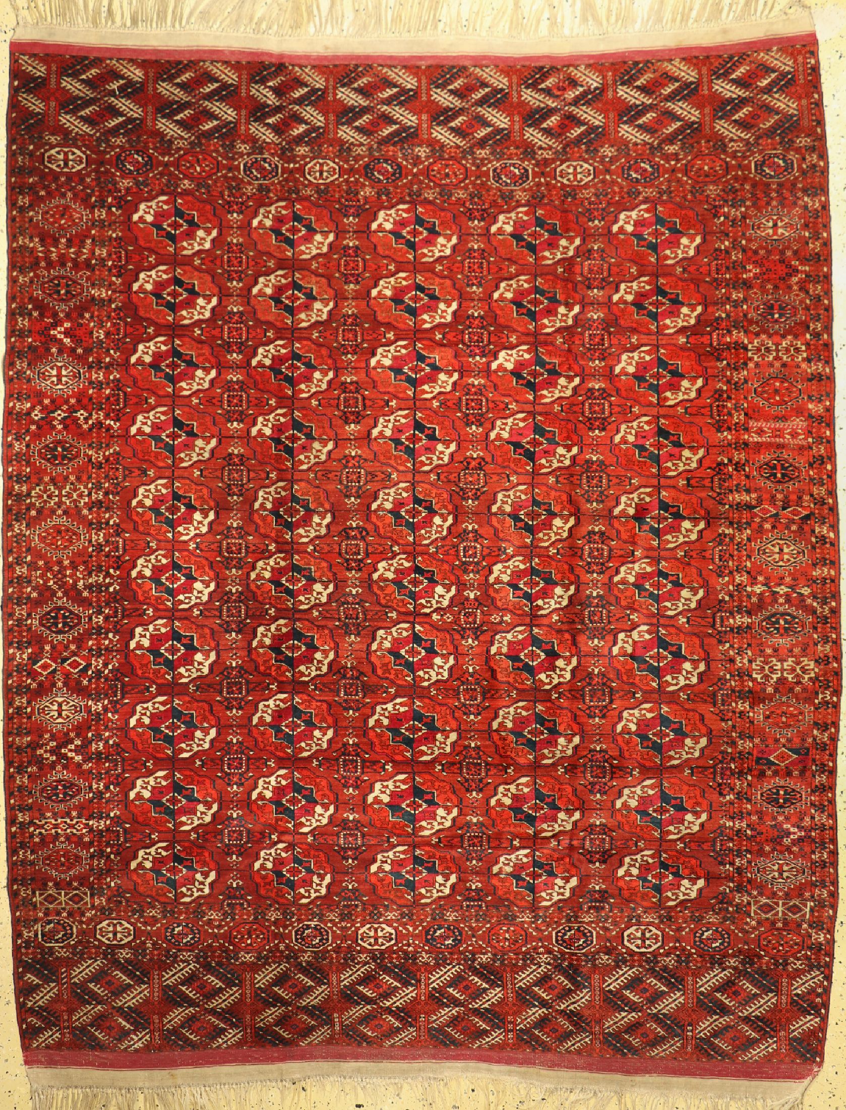 Tekke Hauptteppich, Turkmenistan, um 1900, Wolle auf Wolle, ca. 263 x 210 cm, EHZ: 2