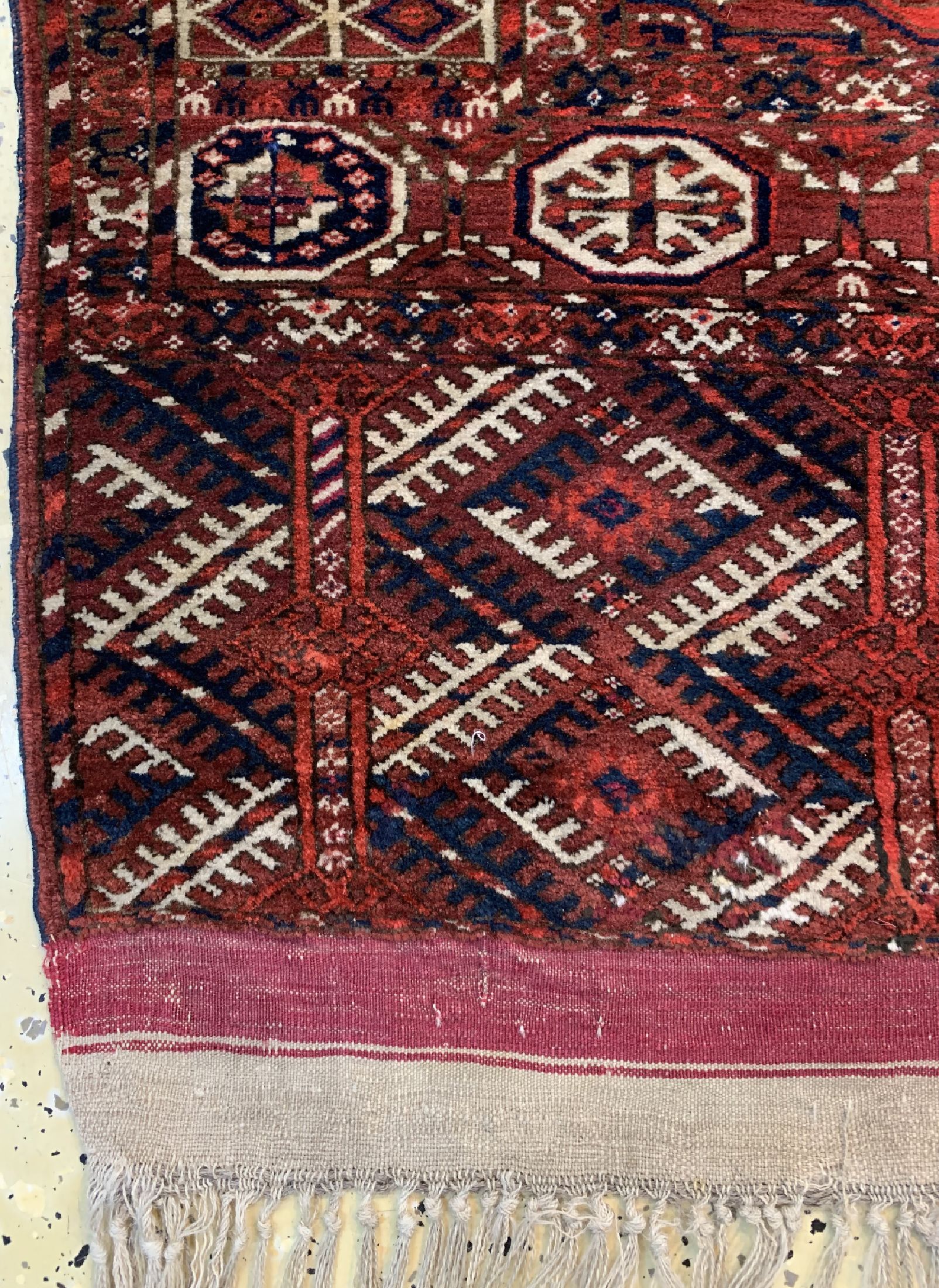 Detail c: Tekke Hauptteppich, Turkmenistan, um 1900, Wolle auf Wolle, ca. 263 x 210 cm, EHZ: 2