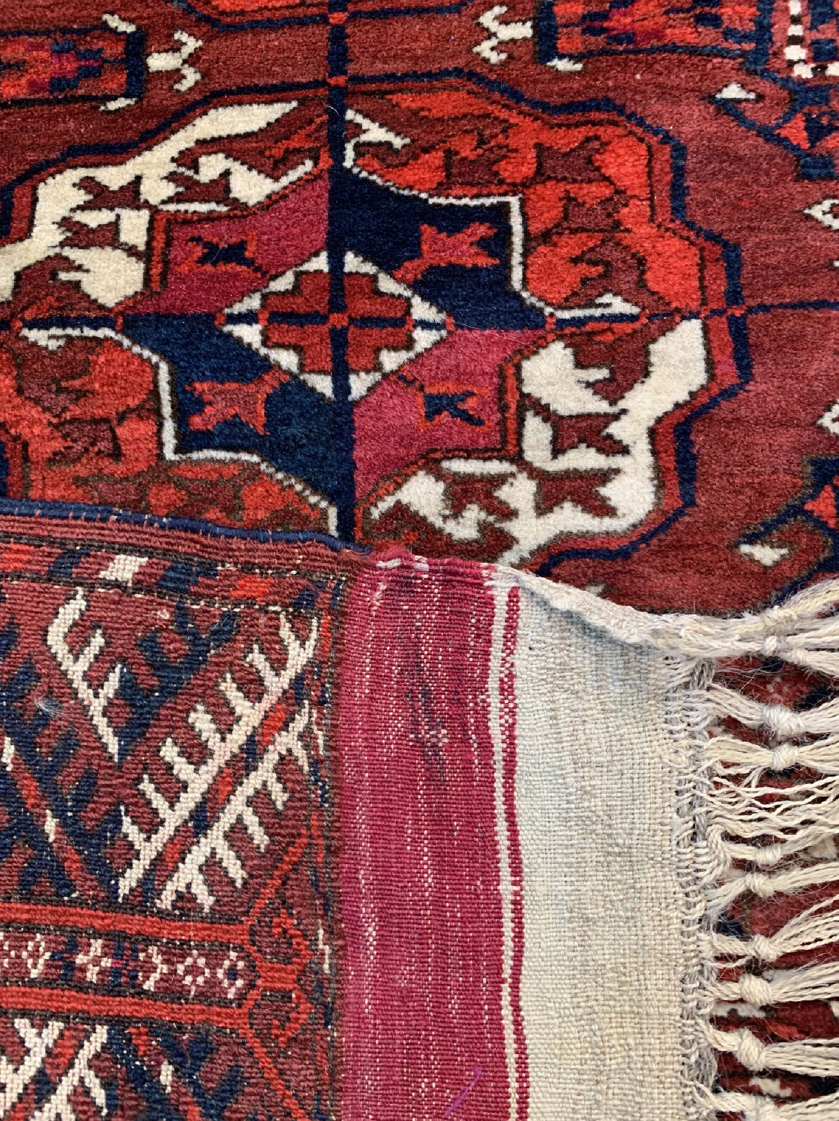 Detail d: Tekke Hauptteppich, Turkmenistan, um 1900, Wolle auf Wolle, ca. 263 x 210 cm, EHZ: 2