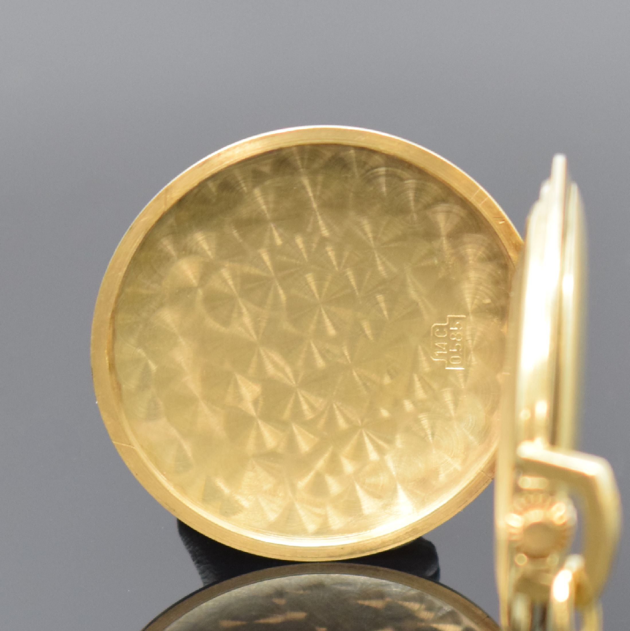 Detail a: CARTANA / NIVADA Frack-Savonette mit Kette in GG 585/000, Schweiz um 1970, satiniertes Geh., silb. Zifferbl., gold. Indizes u. Zeigern, vern. Werk ...