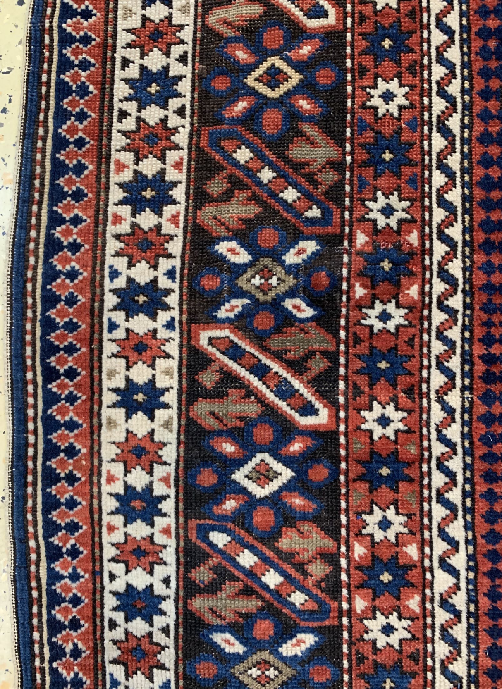 Detail c: Antiker"Chichi"Kazak, Kaukasus, um 1900, Wolle auf Wolle, ca. 155 x 121 cm, EHZ: 2