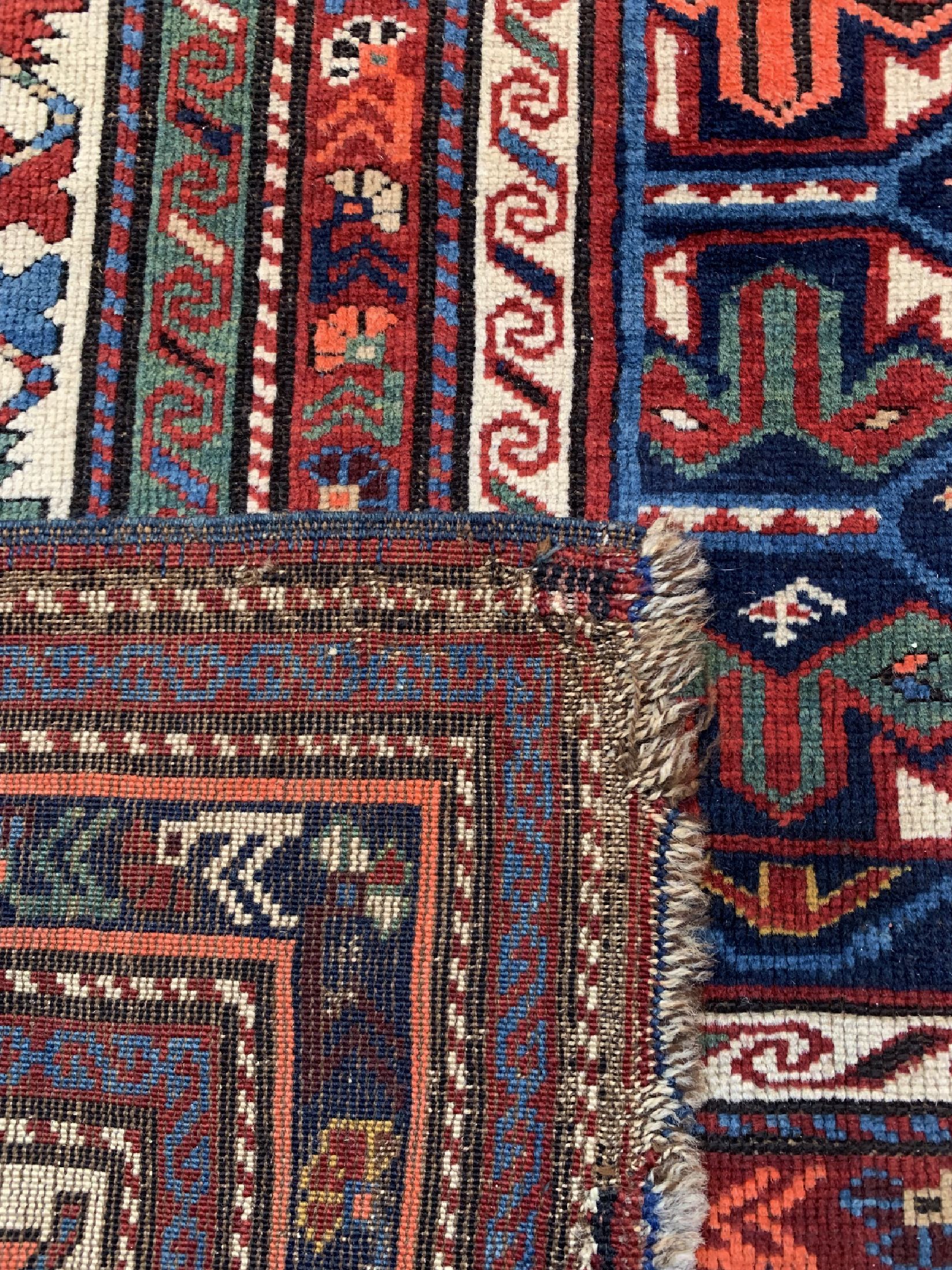 Detail d: Kuba Schirwan antik, Kaukasus, 19.Jhd, Wolle auf Wolle, ca. 400 x 134 cm, EHZ: 3-4