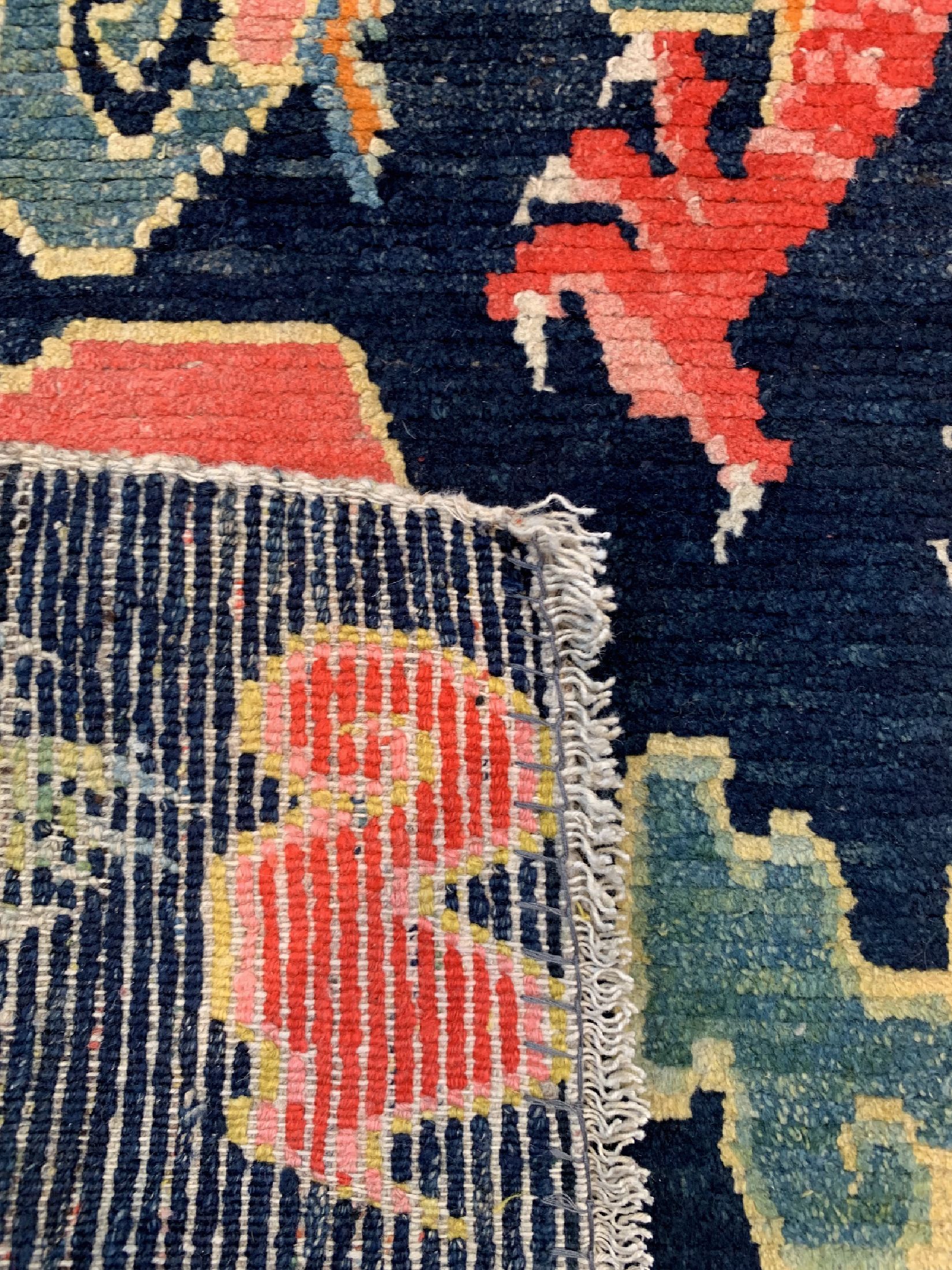Detail f: Tibet"Drachenteppich", um 1900, Wolle auf Baumwolle, ca. 175 x 90 cm, EHZ: 2