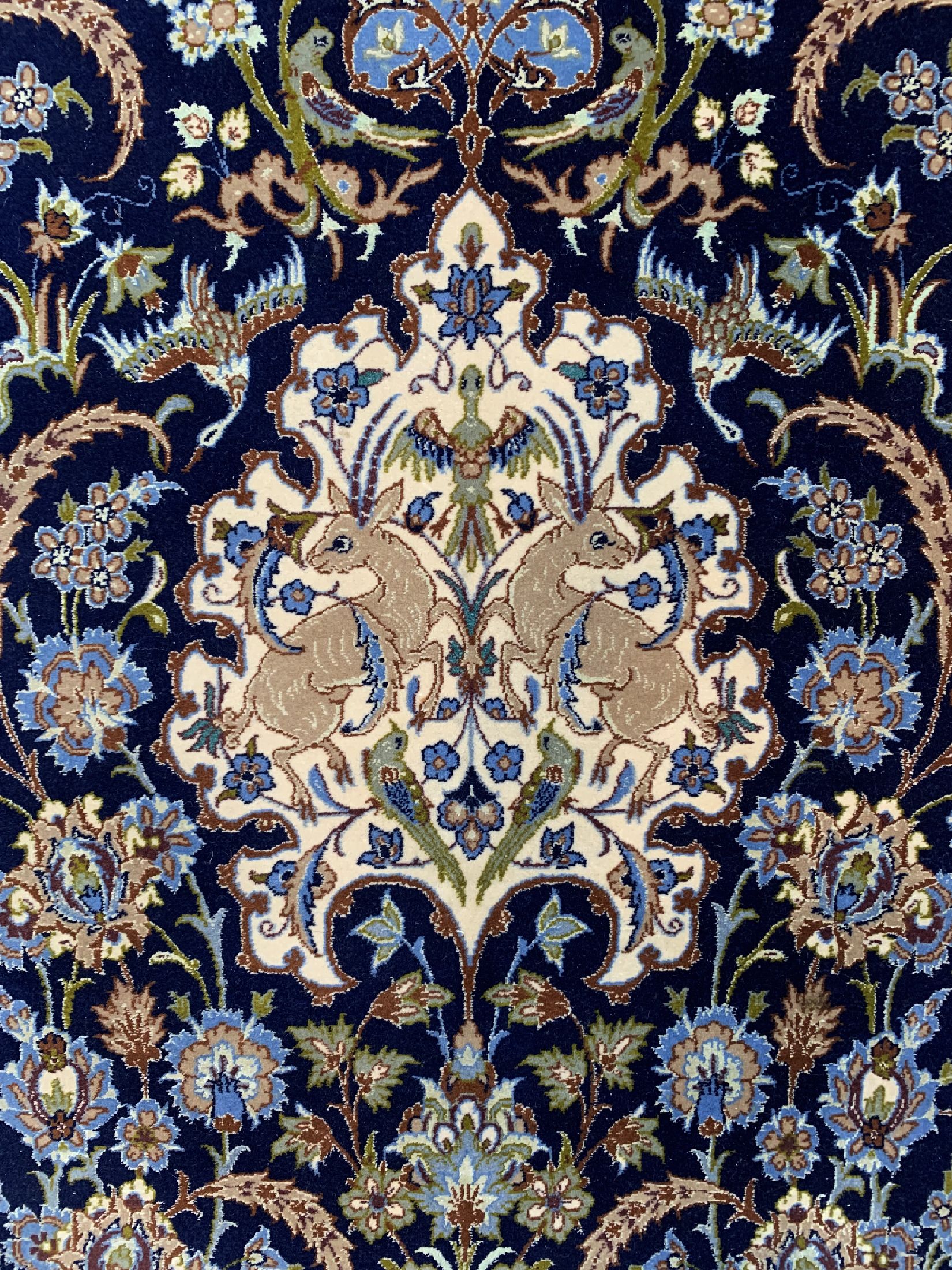 Detail b: Esfahan fein, Persien, ca. 50 Jahre, Korkwolle mit und auf Seide, ca. 233 x 142 cm,EHZ: 1-2