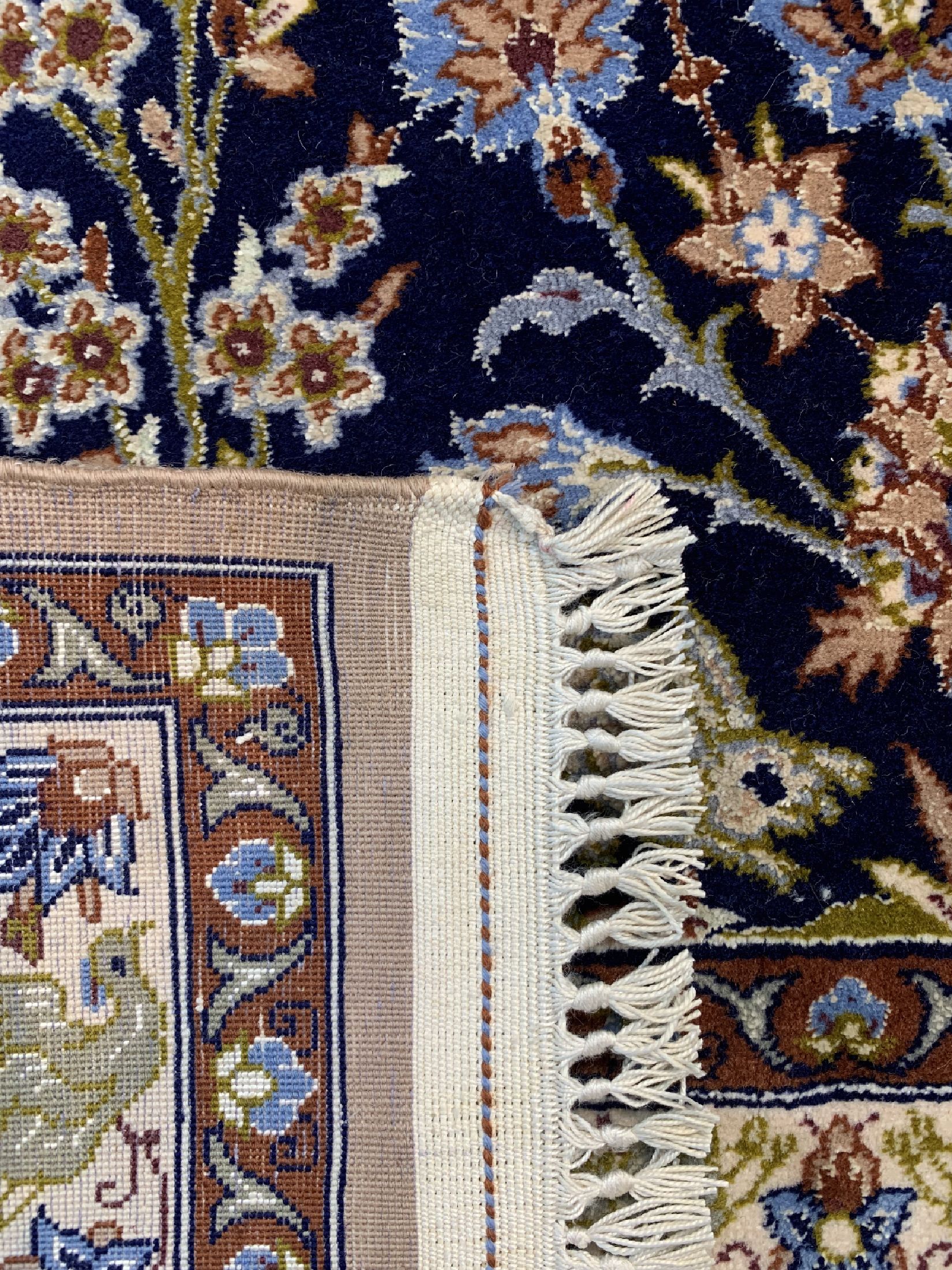 Detail f: Esfahan fein, Persien, ca. 50 Jahre, Korkwolle mit und auf Seide, ca. 233 x 142 cm,EHZ: 1-2