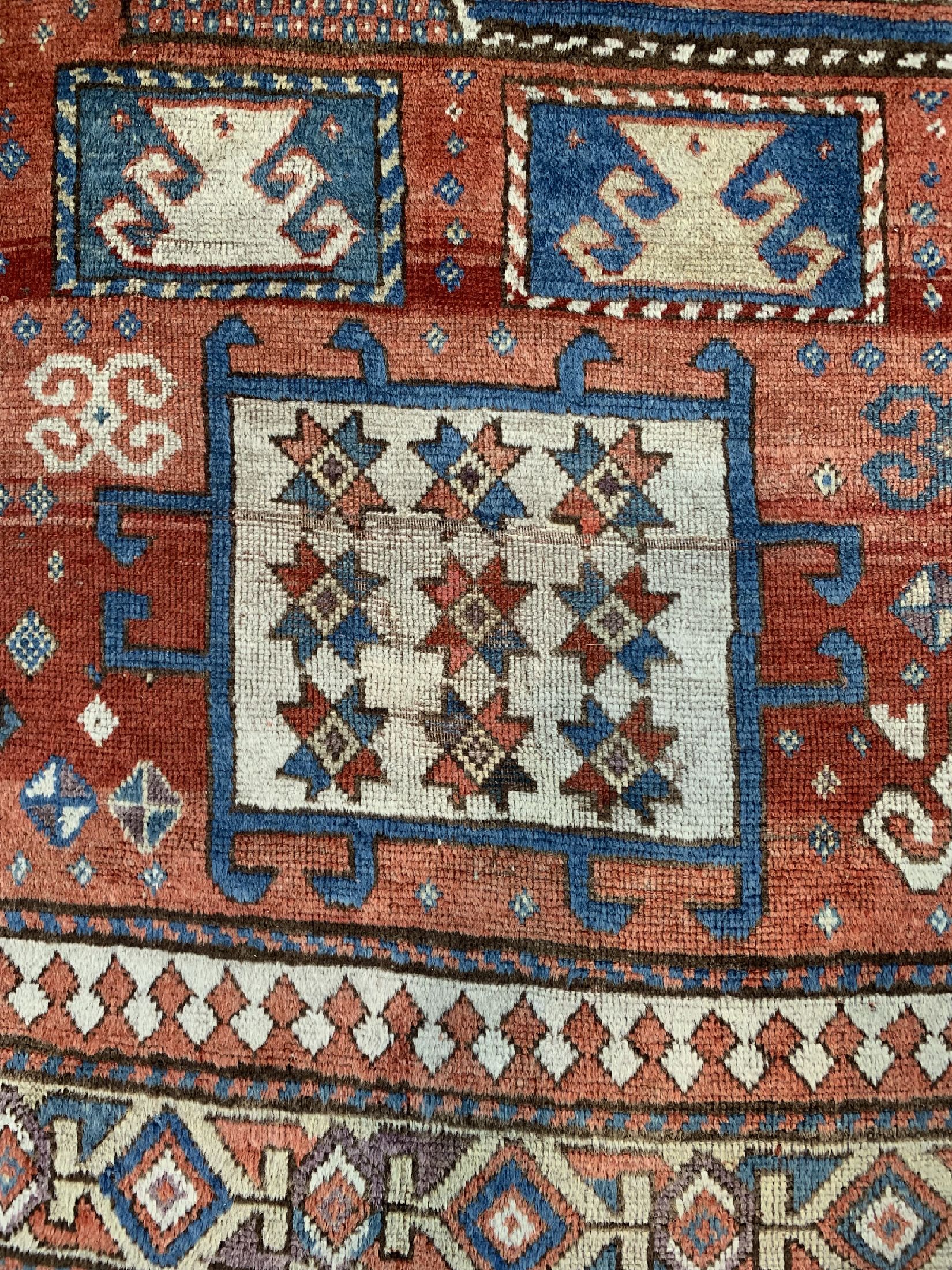 Detail b: Antiker Karachof Kazak, Kaukasus, 19.Jhd, Wolle auf Wolle, ca. 225 x 180 cm, EHZ: 3