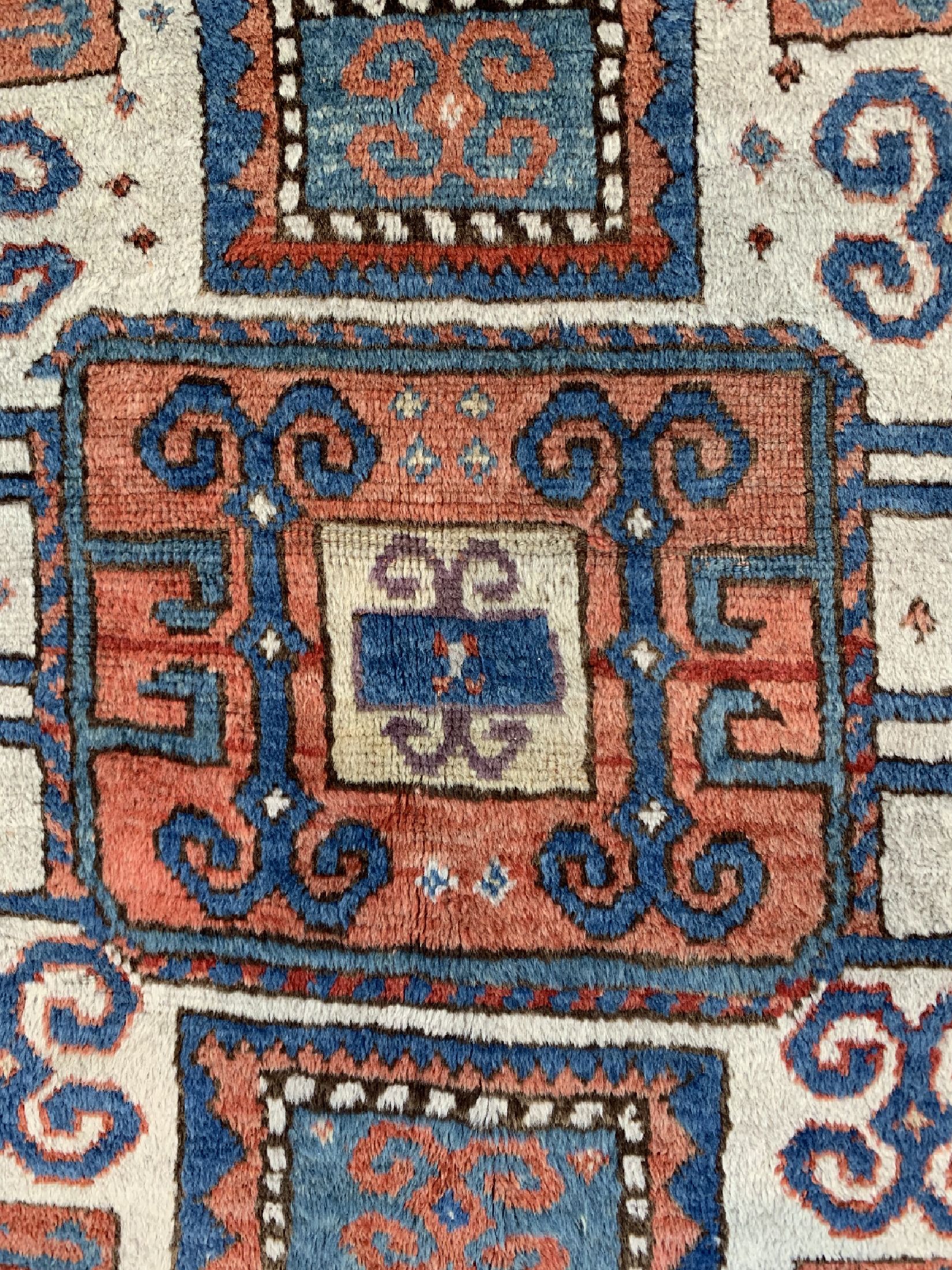 Detail e: Antiker Karachof Kazak, Kaukasus, 19.Jhd, Wolle auf Wolle, ca. 225 x 180 cm, EHZ: 3