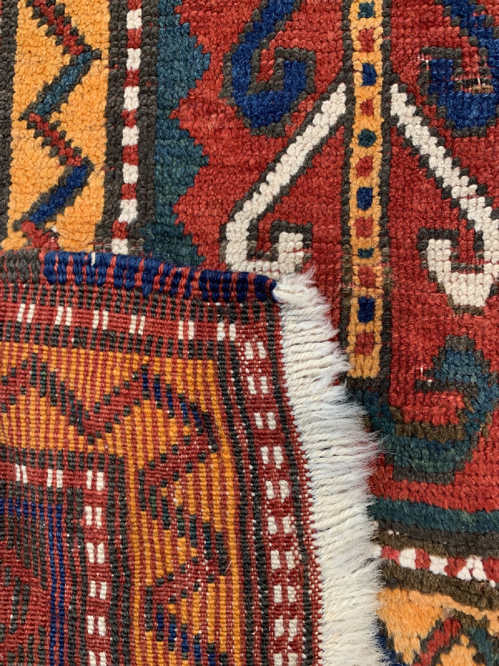 Detail e: Antiker Schildkazak, Kaukasus, 19.Jhd, Wolle auf Wolle, ca. 233 x 175 cm, EHZ: 2-3