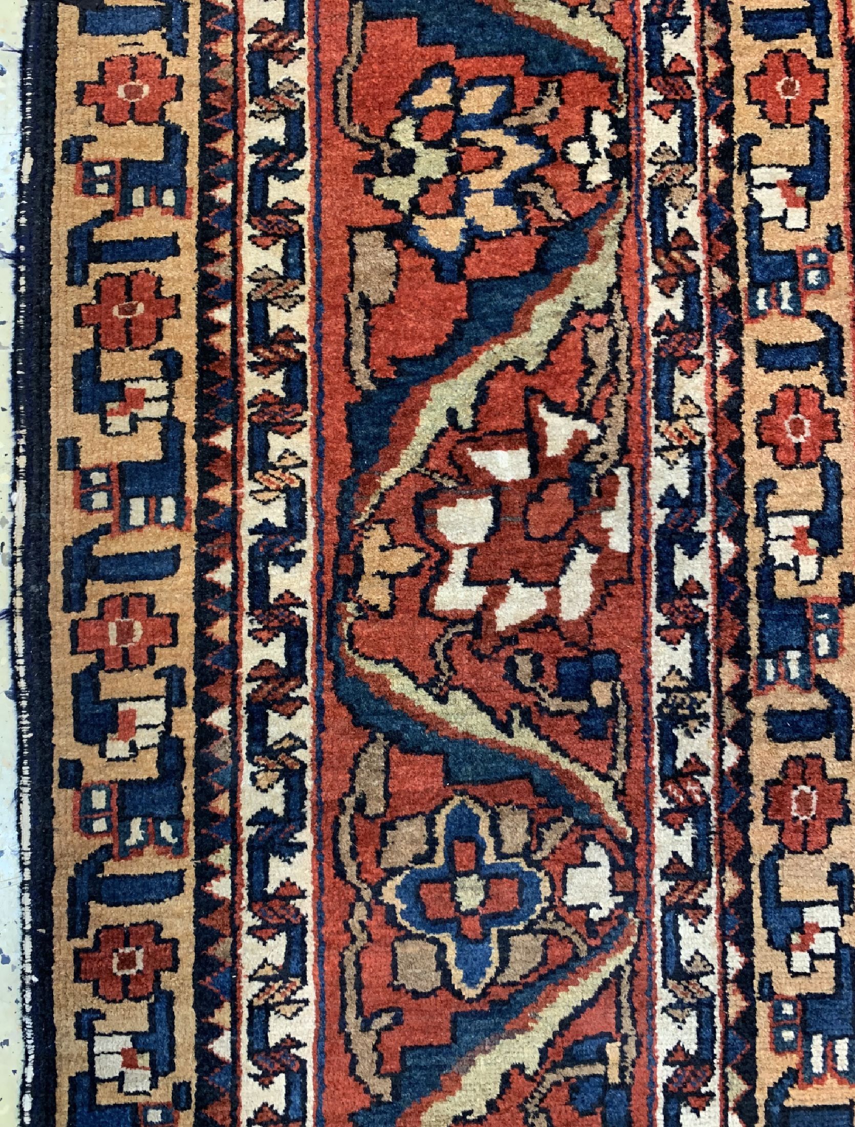 Detail d: Antiker Bachtiar"Khanteppich, Persien, datiert 1324(1903), Wolle auf Baumwolle, ca. 443 x 218 cm, EHZ: 4