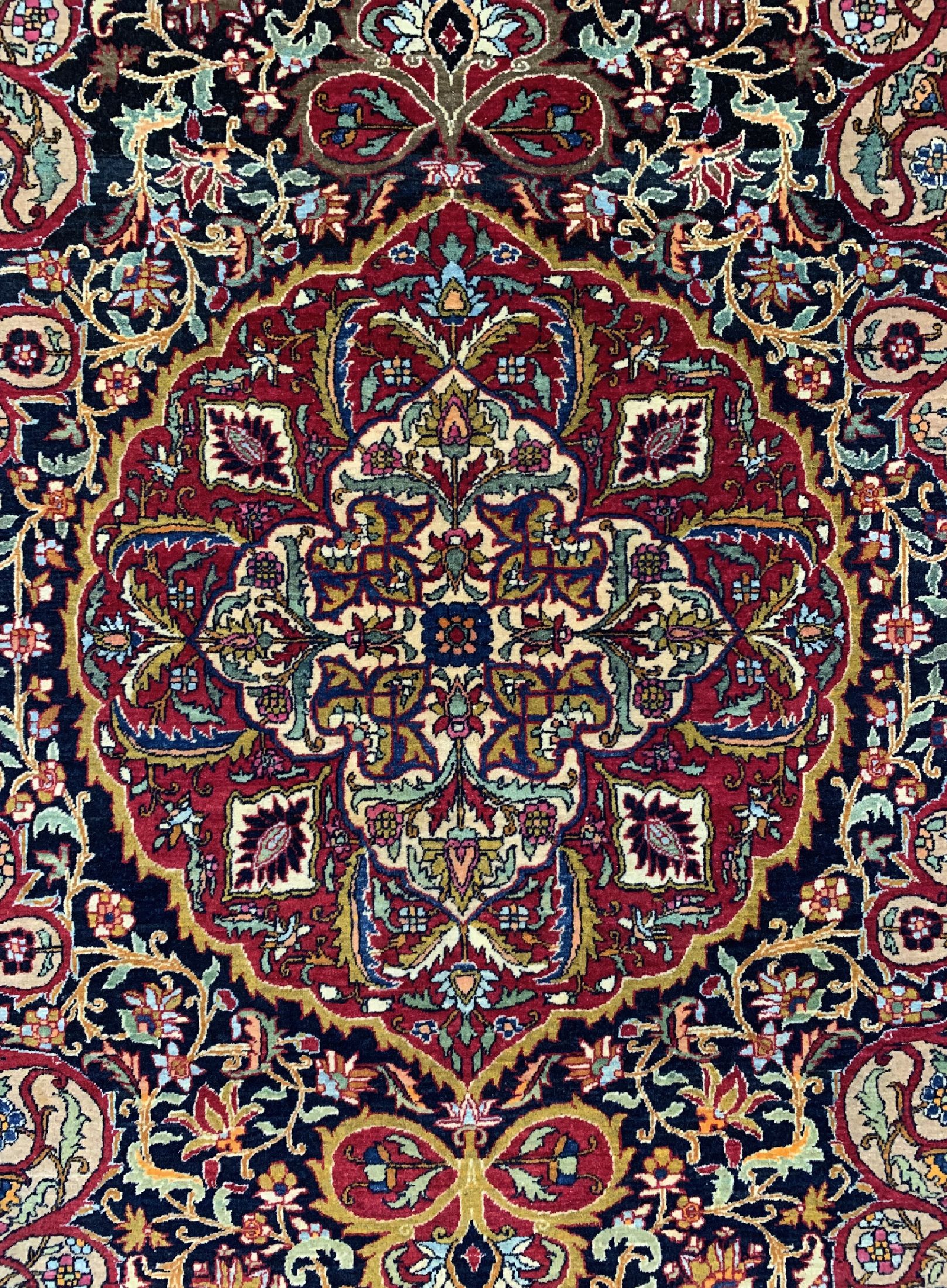 Detail b: Esfahan fein antik, Persien, um 1900, Wolleauf Baumwolle, ca. 223 x 143 cm, EHZ: 2