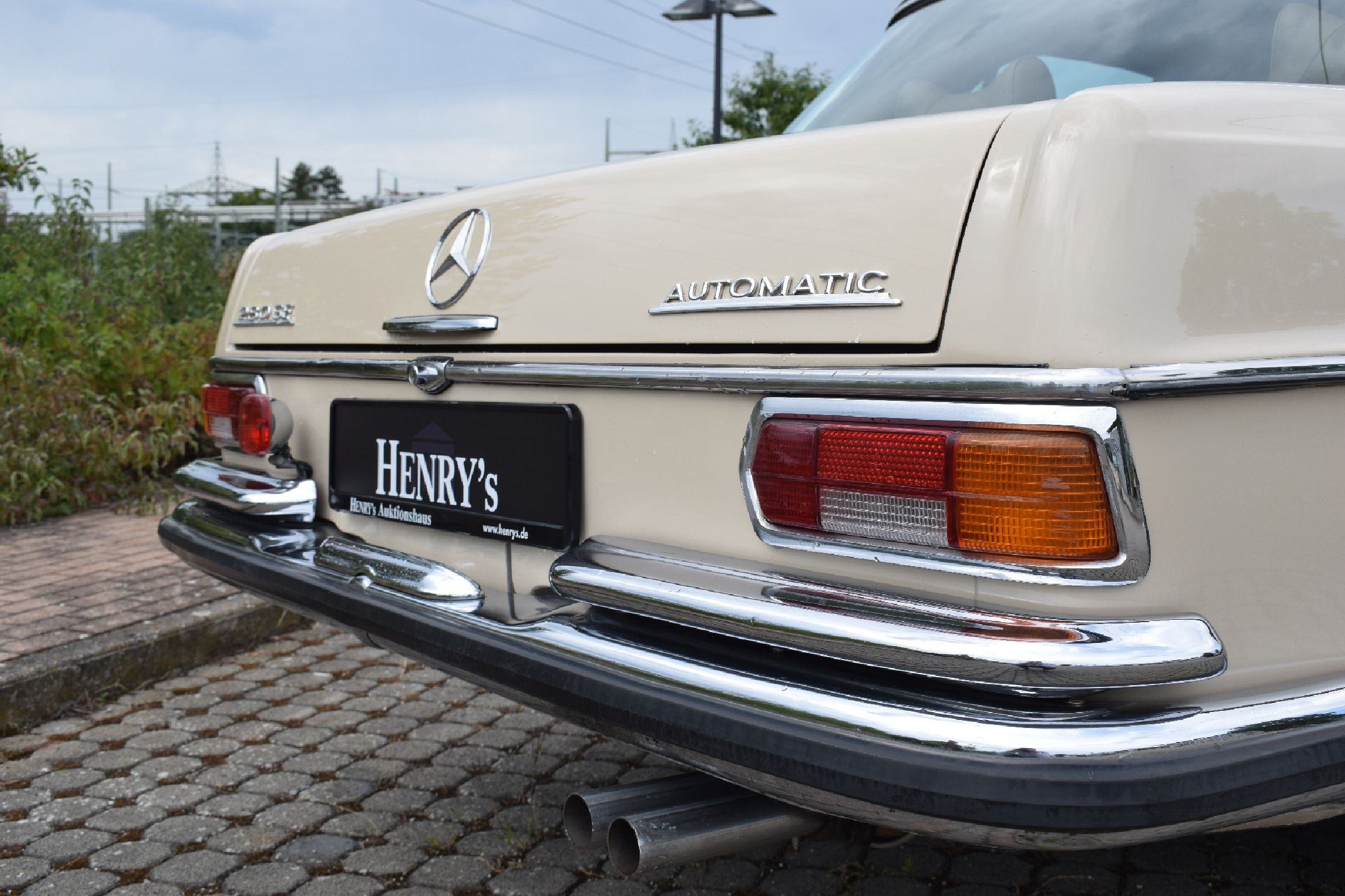 Detail c: Mercedes-Benz 280 SE W 108, Fahrgestellnummer: 10801812096012, EZ 04/1972, Laufleistung ca. 26.500 km abgelesen,Automatikgetriebe, HU 04/2025, ...
