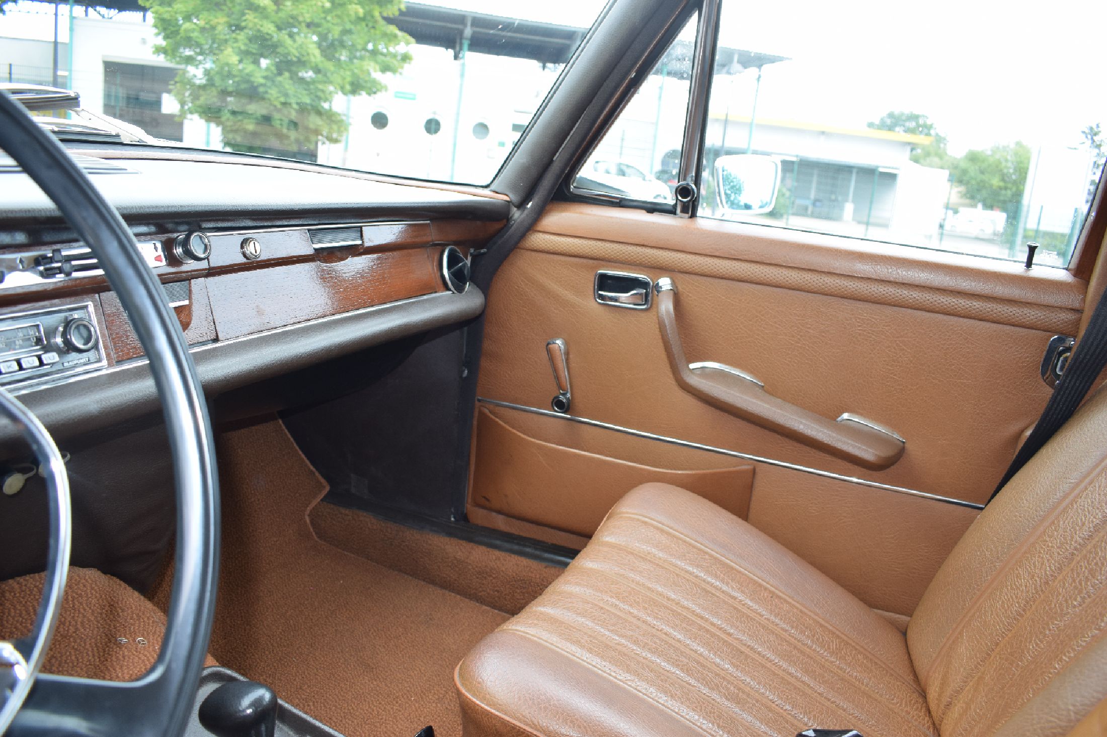Detail f: Mercedes-Benz 280 SE W 108, Fahrgestellnummer: 10801812096012, EZ 04/1972, Laufleistung ca. 26.500 km abgelesen,Automatikgetriebe, HU 04/2025, ...