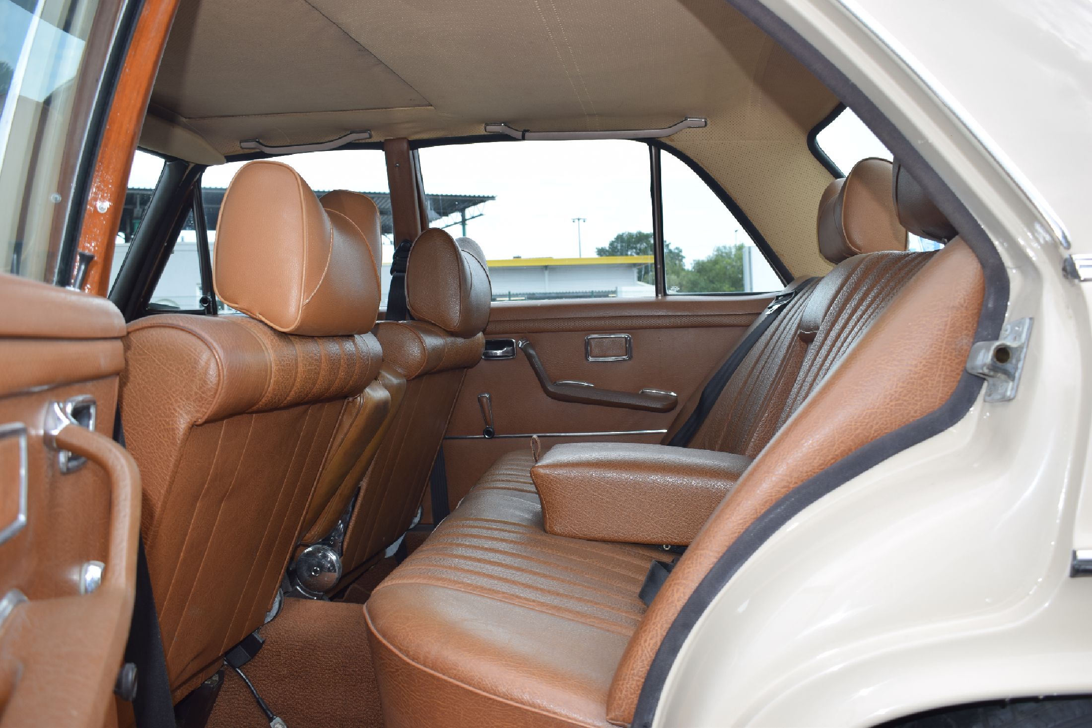 Detail g: Mercedes-Benz 280 SE W 108, Fahrgestellnummer: 10801812096012, EZ 04/1972, Laufleistung ca. 26.500 km abgelesen,Automatikgetriebe, HU 04/2025, ...