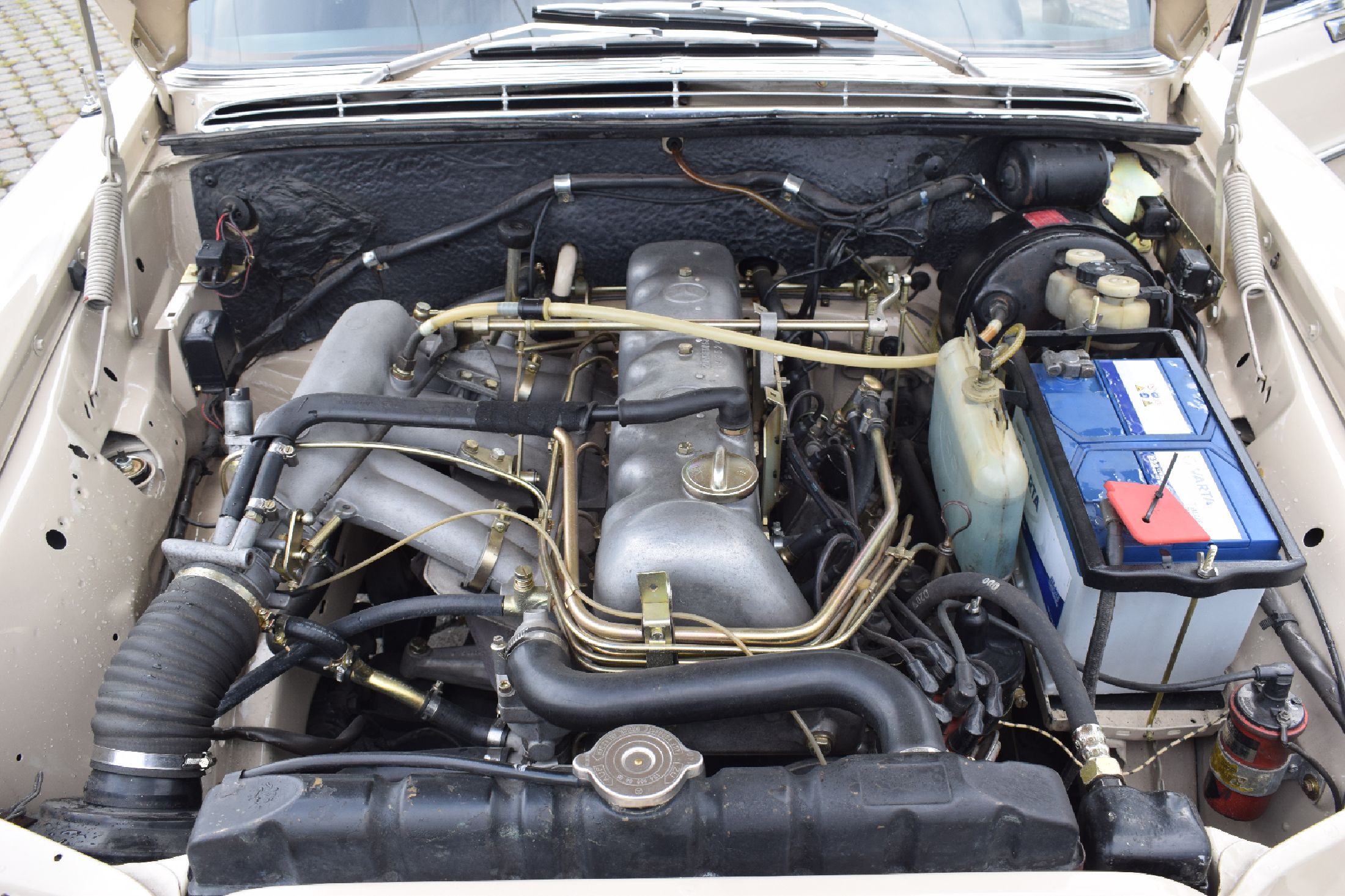 Detail h: Mercedes-Benz 280 SE W 108, Fahrgestellnummer: 10801812096012, EZ 04/1972, Laufleistung ca. 26.500 km abgelesen,Automatikgetriebe, HU 04/2025, ...