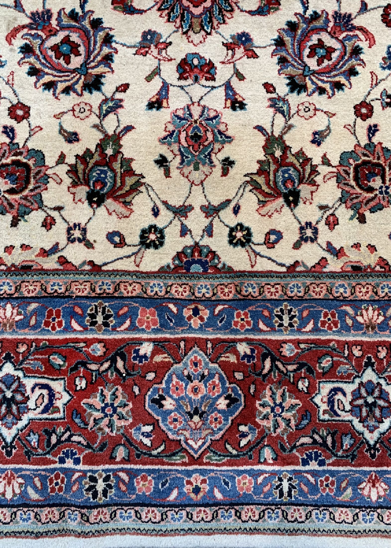 Detail b: Sarogh alt, Persien, ca. 50 Jahre, Wolle auf Baumwolle, ca. 375 x 275 cm, EHZ: 2(Fleckig)