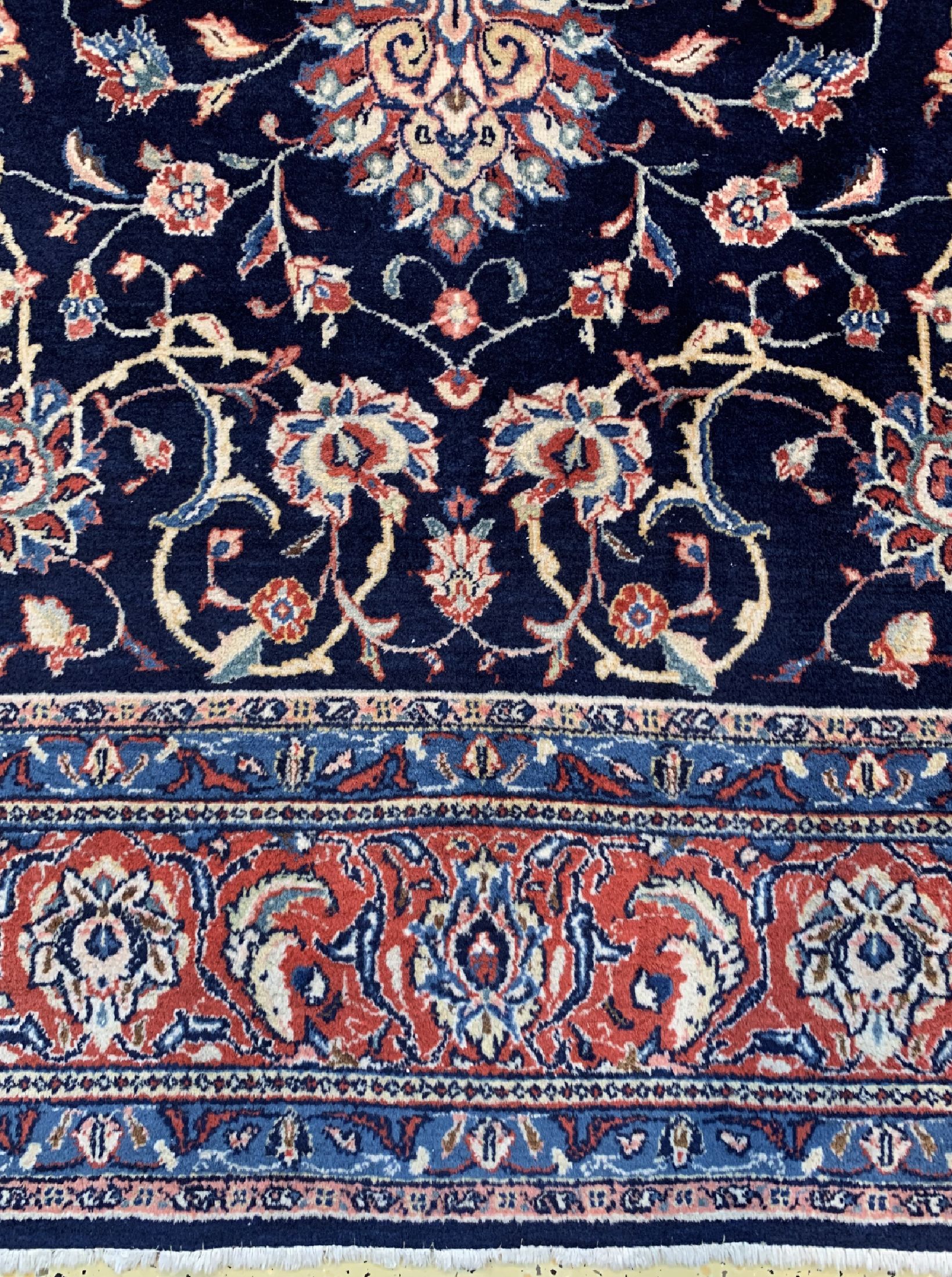 Detail b: Sarogh alt, Persien, ca. 50 Jahre, Wolle auf Baumwolle, ca. 345 x 230 cm, EHZ: 2