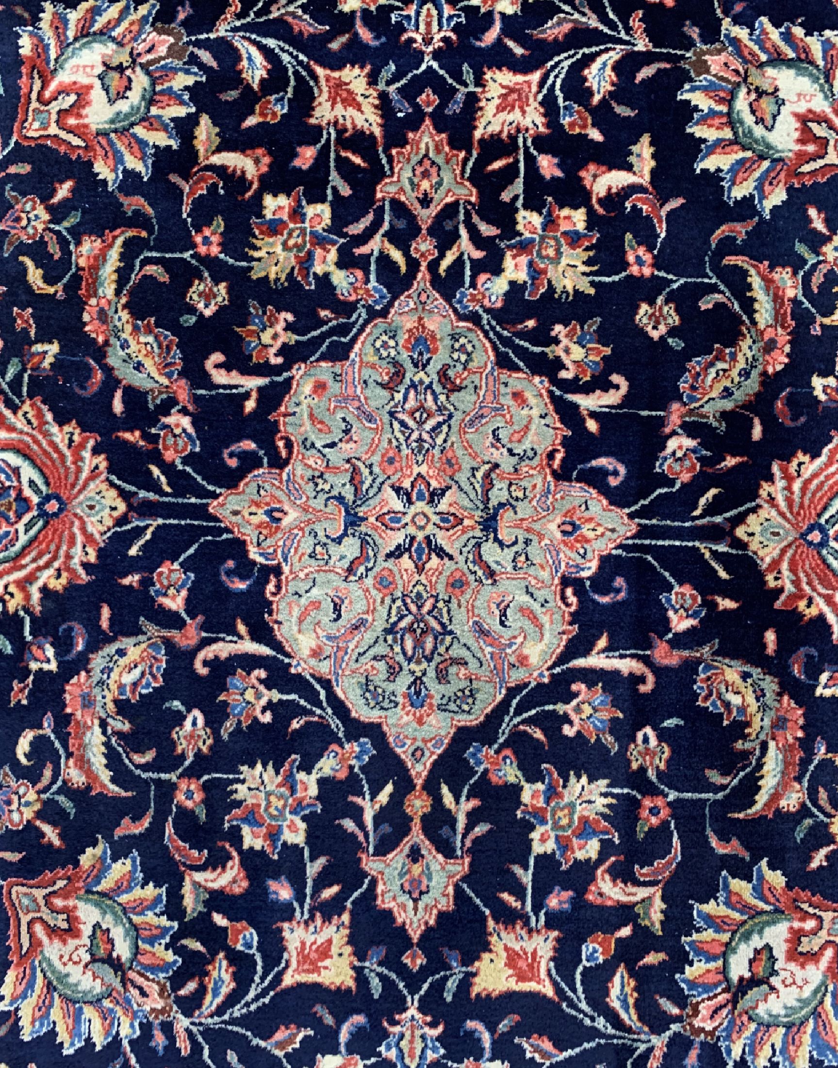 Detail c: Sarogh alt, Persien, ca. 50 Jahre, Wolle auf Baumwolle, ca. 345 x 230 cm, EHZ: 2