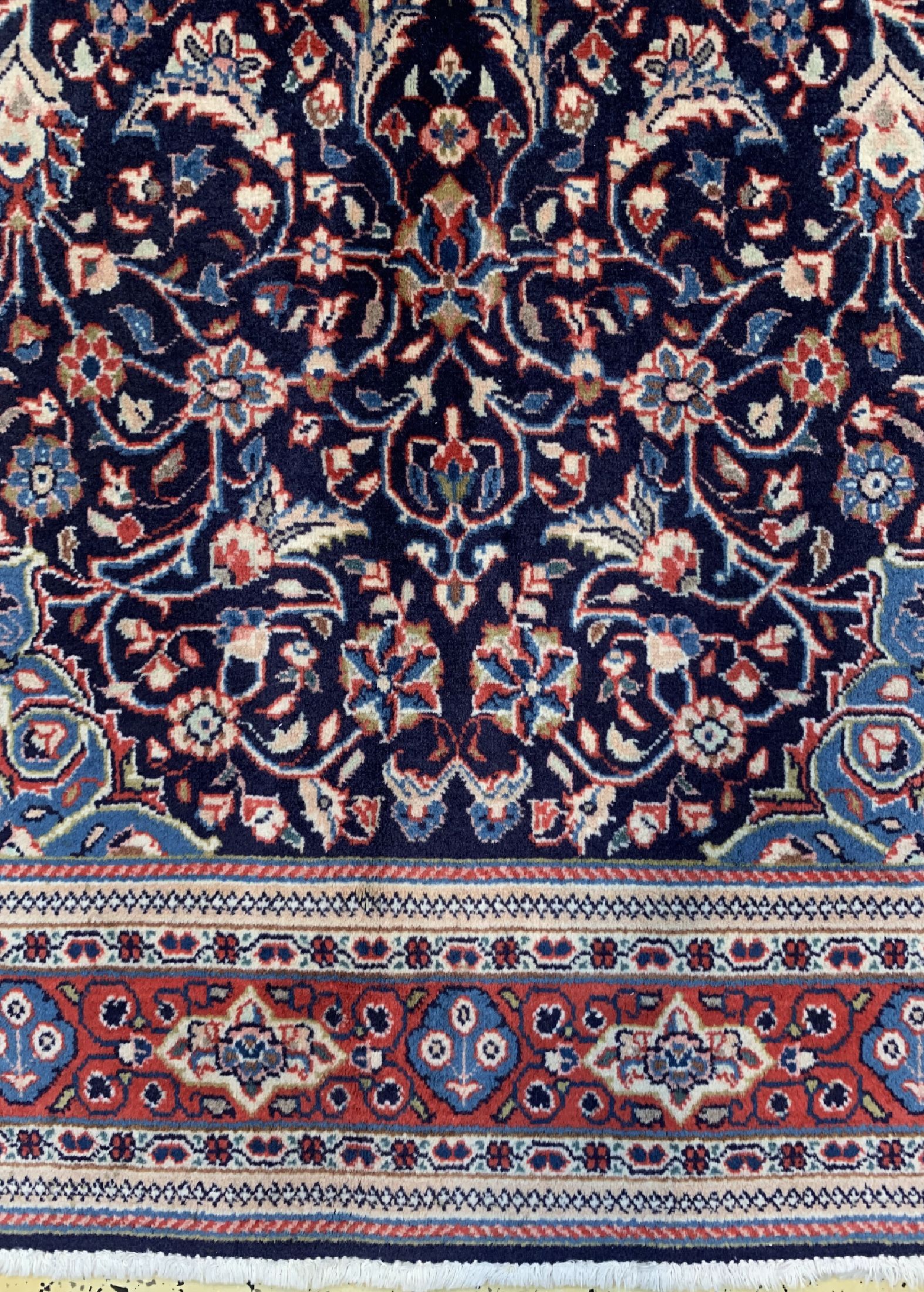 Detail b: Sarogh alt, Persien, ca. 50 Jahre, Wolle auf Baumwolle, ca. 210 x 128 cm, EHZ: 2