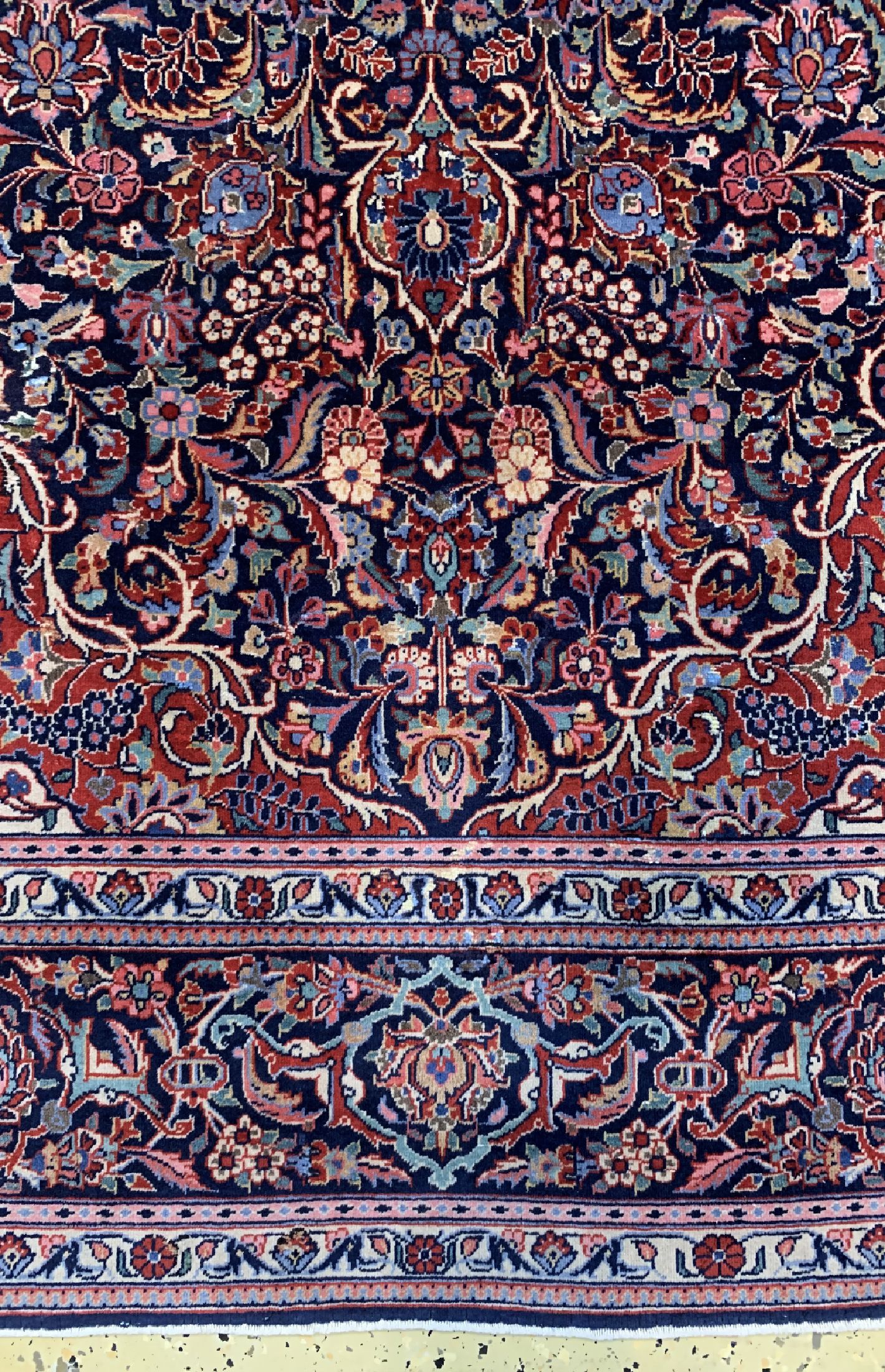 Detail b: Keschan Kork alt, Persien, um 1930, Korkwolle auf Baumwolle, ca. 212 x 135 cm, EHZ: 2(kleine Restaurierungen).