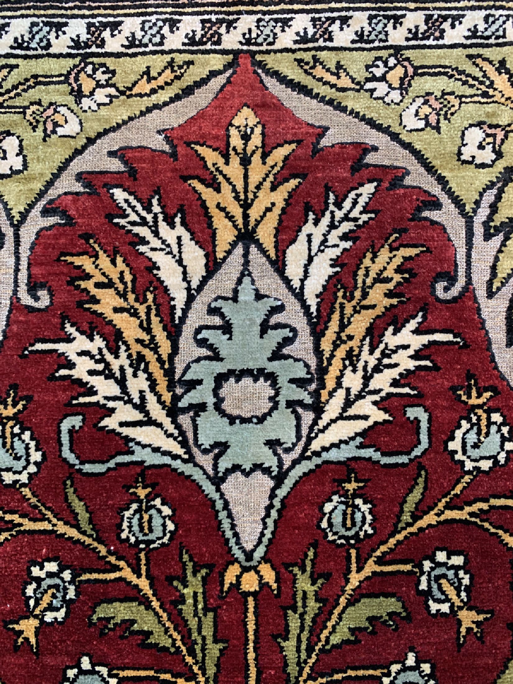 Detail c: Hereke Seide fein, Persien, um 1940/1950, reine Naturseide, ca. 154 x 98 cm, EHZ: 1-2