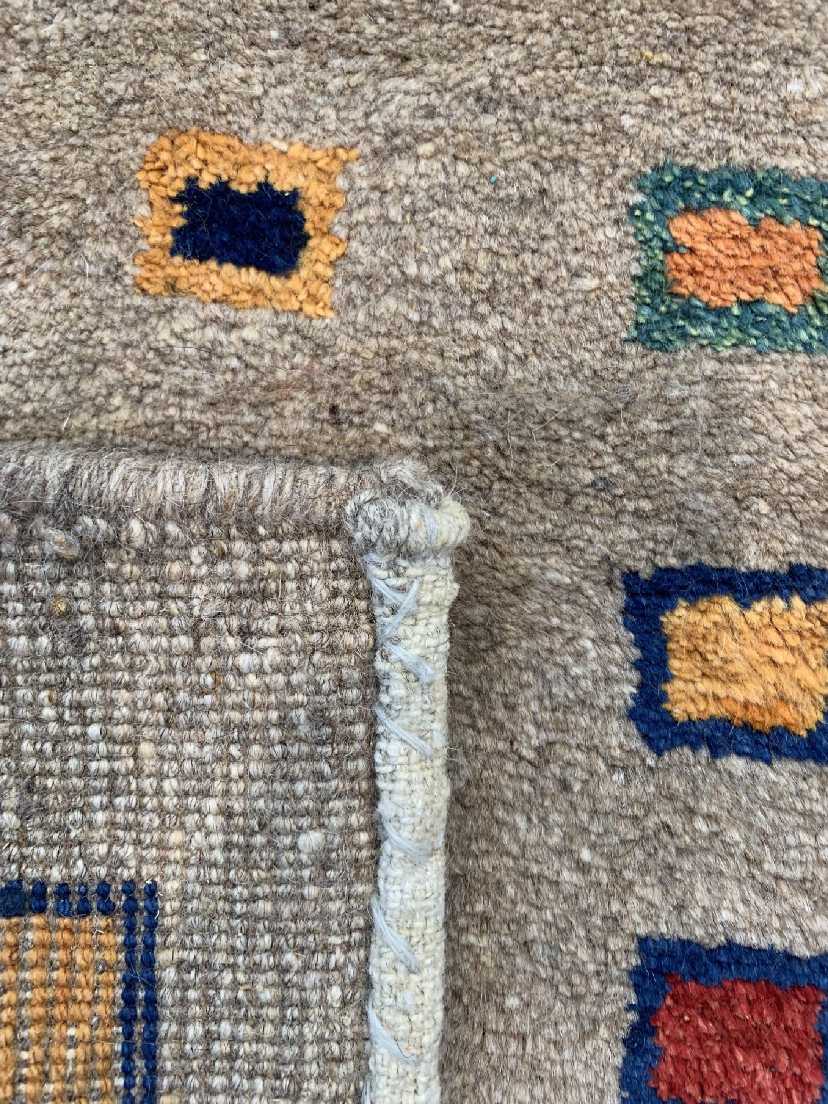 Detail c: Gabbeh alt, Persien, ca. 50 Jahre, Wolle auf Wolle, ca. 140 x 103 cm, EHZ: 2