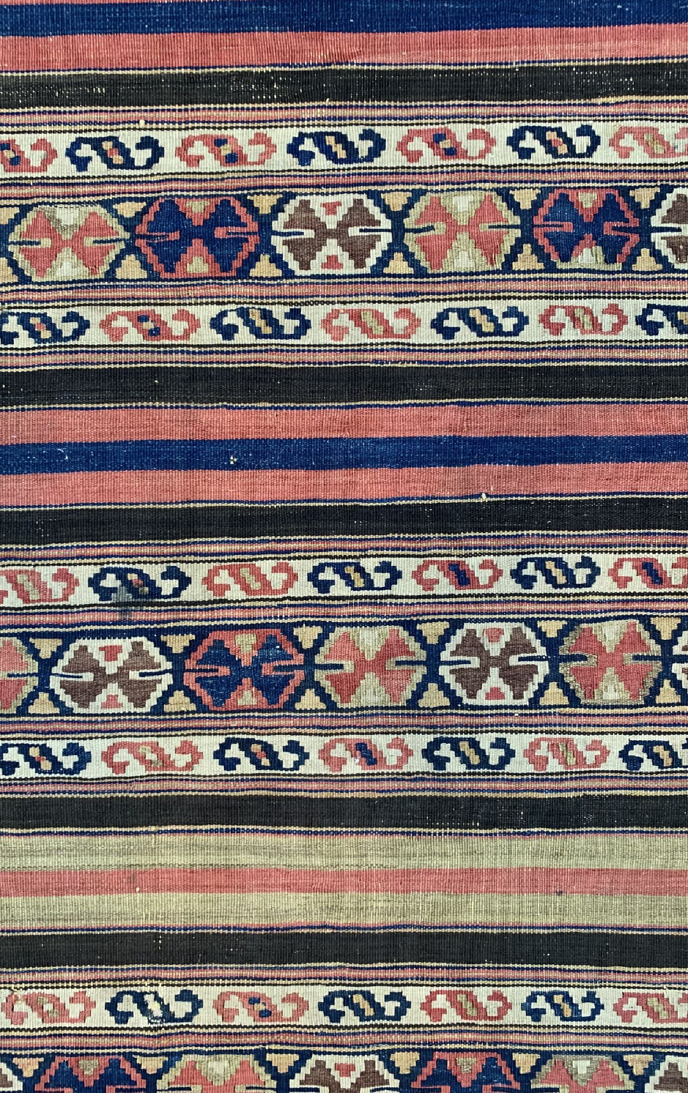 Detail c: Shahsawan Kelim antik, Persien, 19.Jhd, Wolle auf Wolle, ca. 230 x 107 cm, EHZ: 2