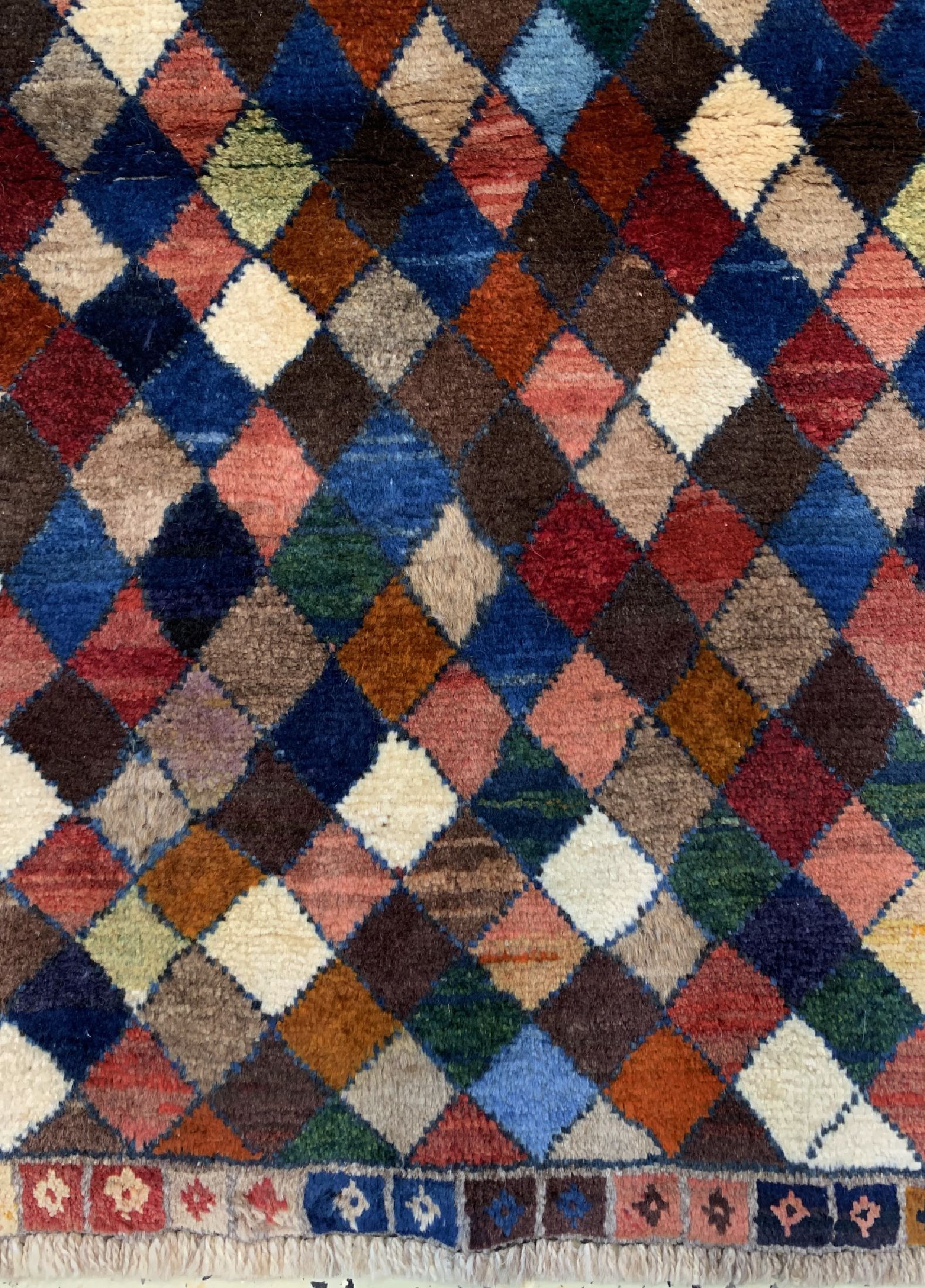 Detail b: Gabbeh alt, Persien, um 1950, Wolle auf Wolle, ca. 112 x 90 cm, EHZ: 4