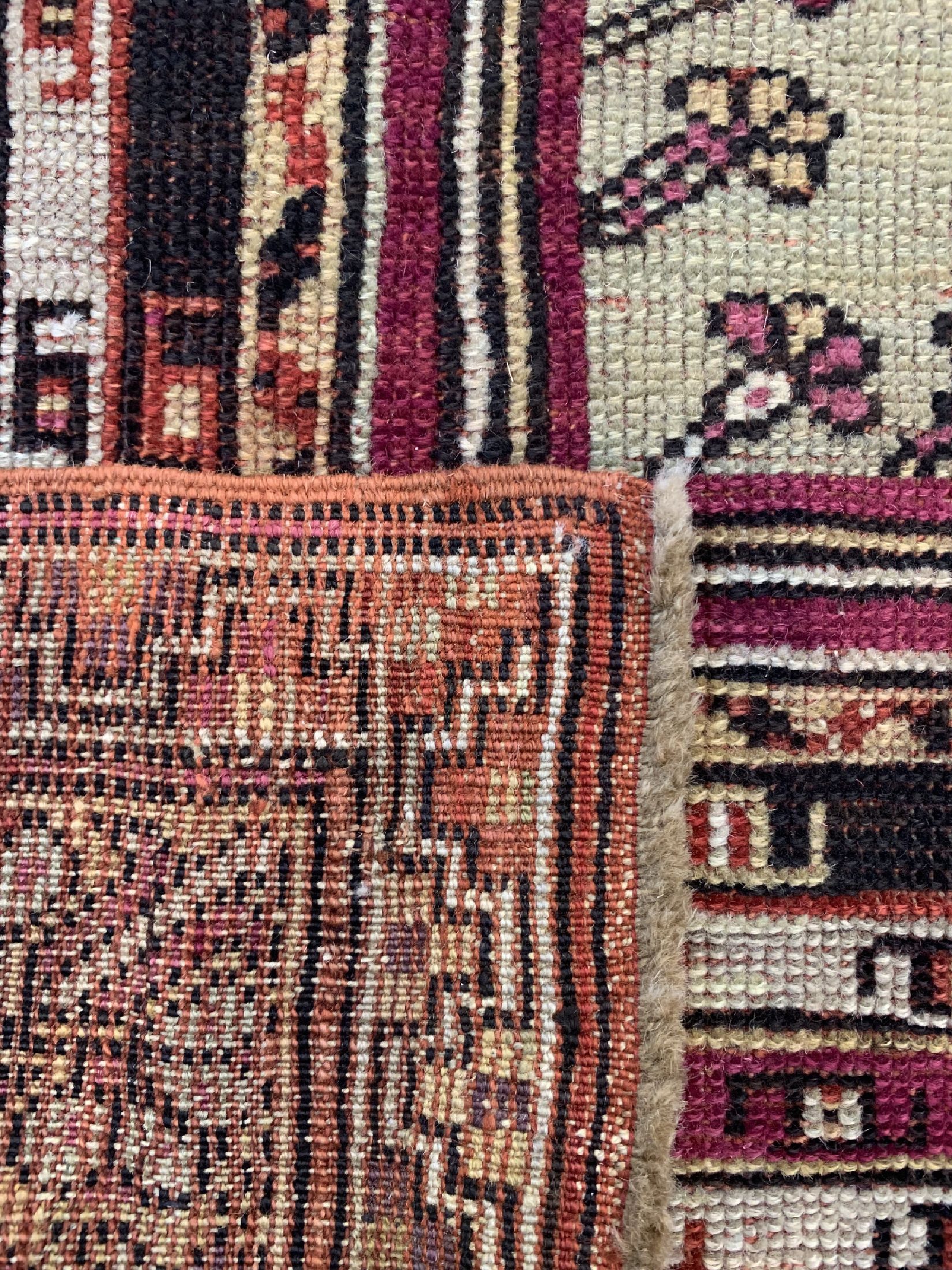Detail e: Tuzla-Gebetsteppich antik, Türkei, 19.Jhd, Wolle auf Wolle, ca. 185 x 111 cm, EHZ: 3