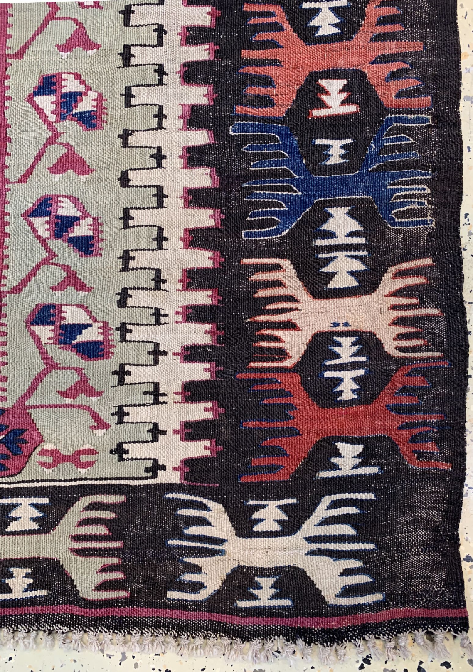 Detail a: Schirwan Kelim antik, Kaukasus, 19.Jhd, Wolle auf Wolle, ca. 140 x 100 cm, EHZ: 2