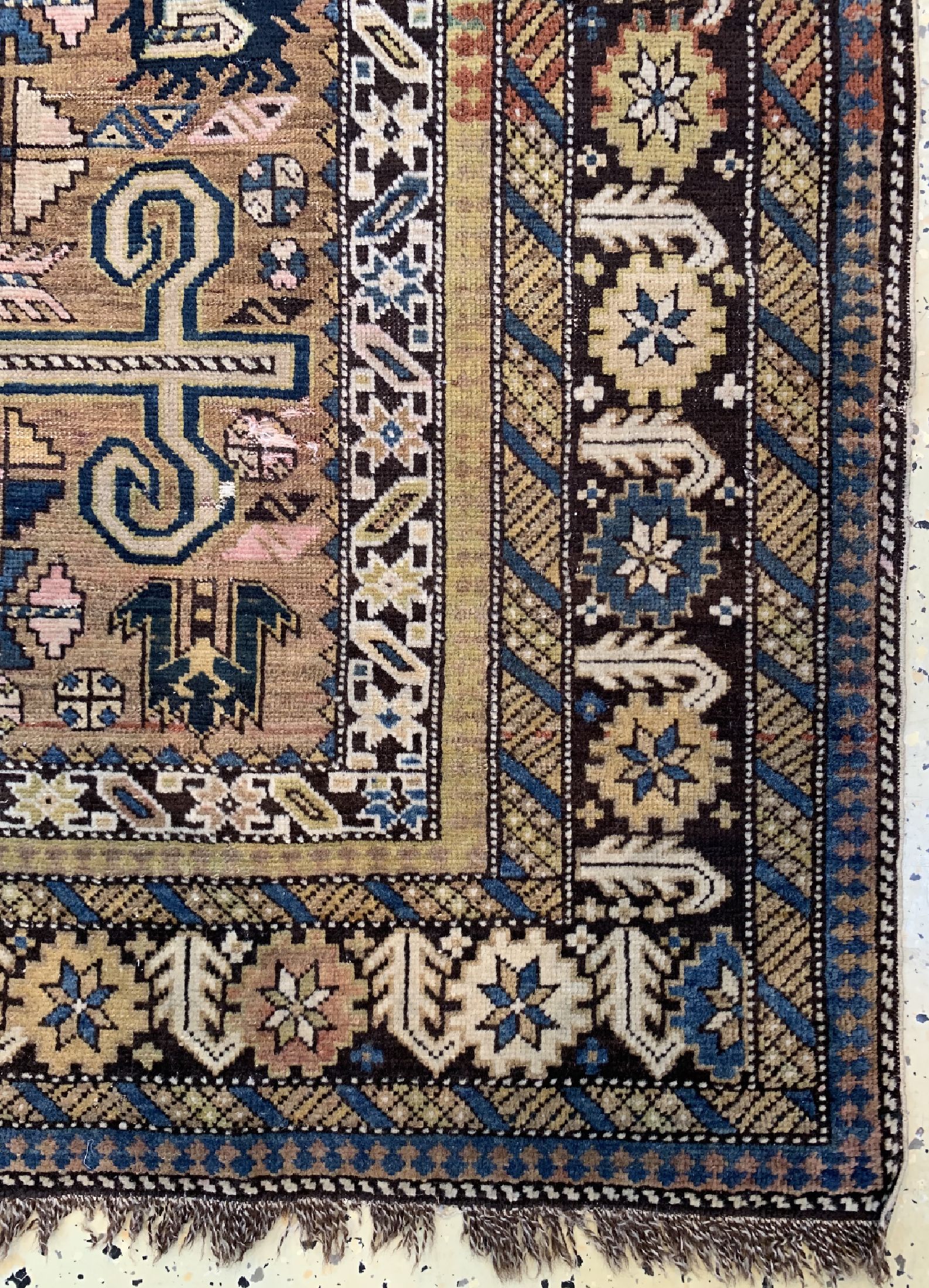 Detail a: Perpedil-Schirwan, Kaukasus, um 1900, Wolle auf Wolle, ca. 170 x 120 cm, EHZ: 4(kleine Löcher).