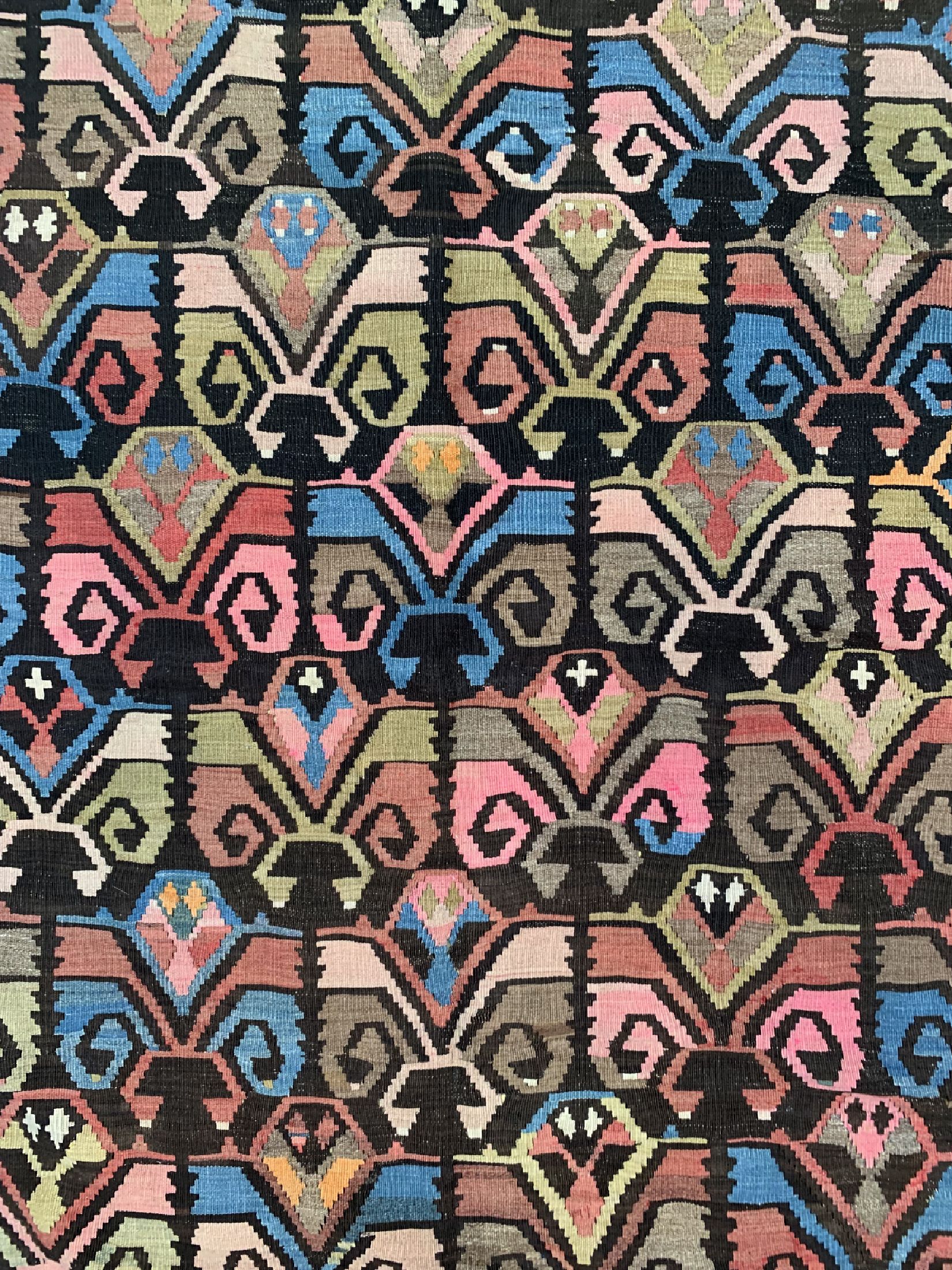 Detail c: Karabagh Kelim antik, Kaukasus, um 1900, Wolle auf Wolle, ca. 280 x 170 cm, EHZ: 2-3