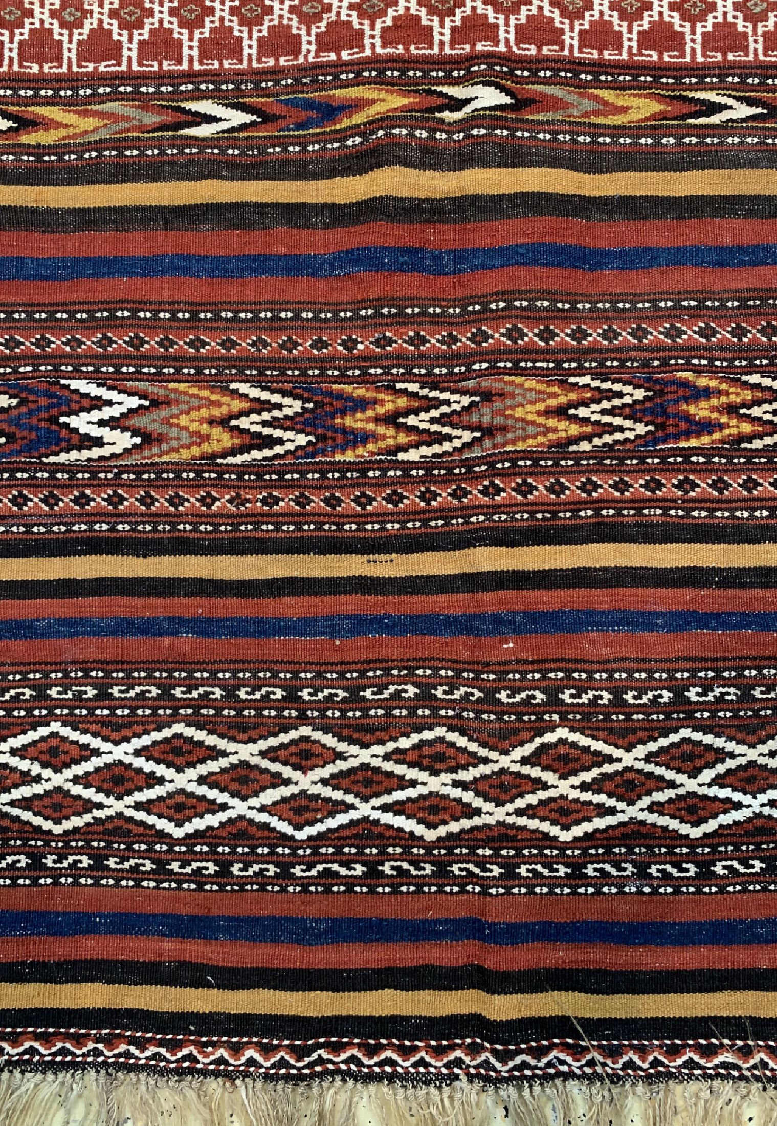 Detail b: Anatol Kelim, Türkei, um 1940, Wolle auf Wolle, ca. 290 x 135 cm, EHZ: 2