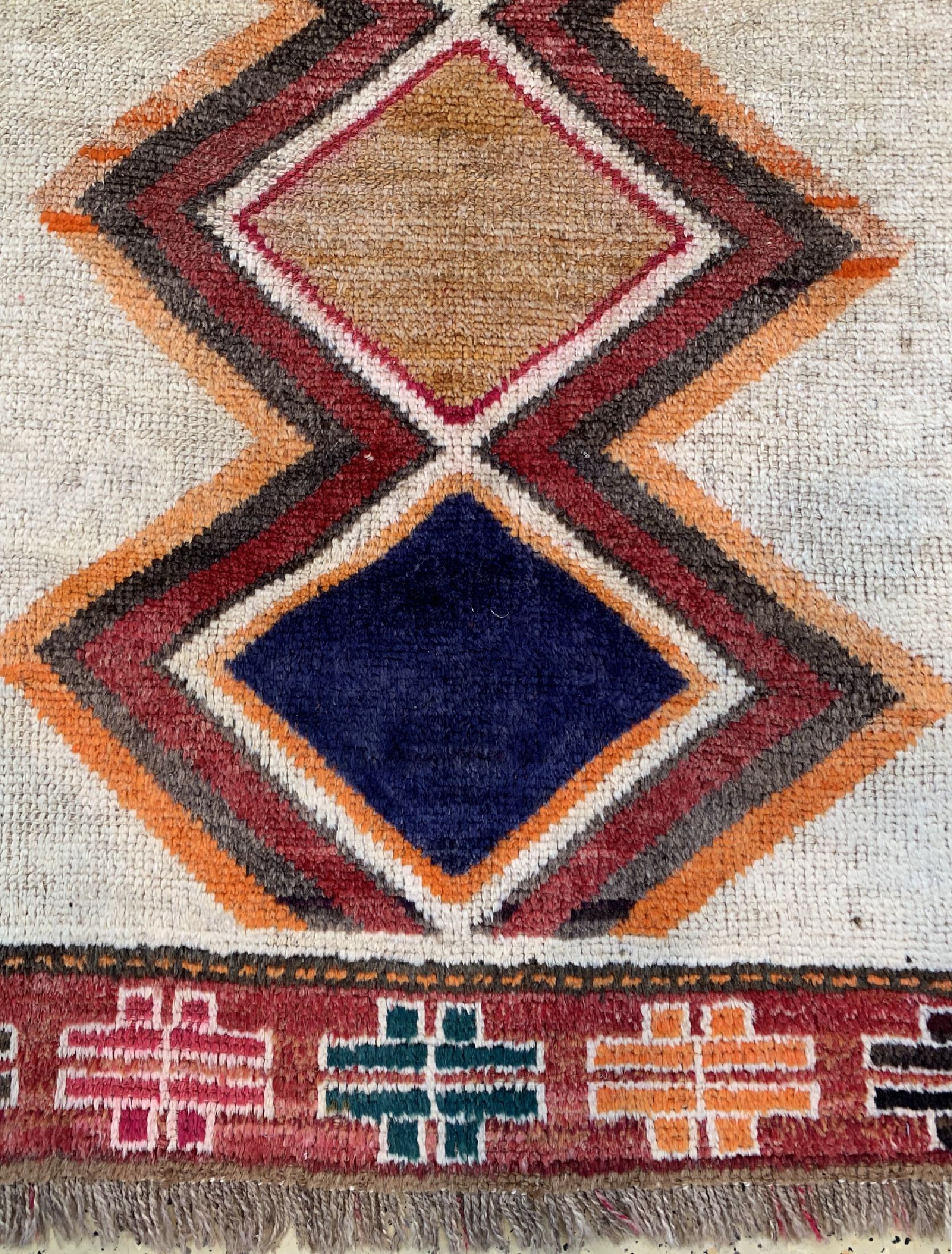 Detail b: Gabbeh alt, Persien, um 1950, Wolle auf Wolle, ca. 185 x 114 cm, EHZ: 3