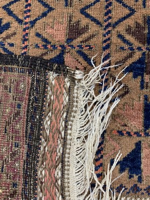26653275d - Baloch prayer rug antique, Persia, 19th century, wool on wool, approx. 150 x 90 cm, condition: 4. Rugs, Carpets & Flatweaves