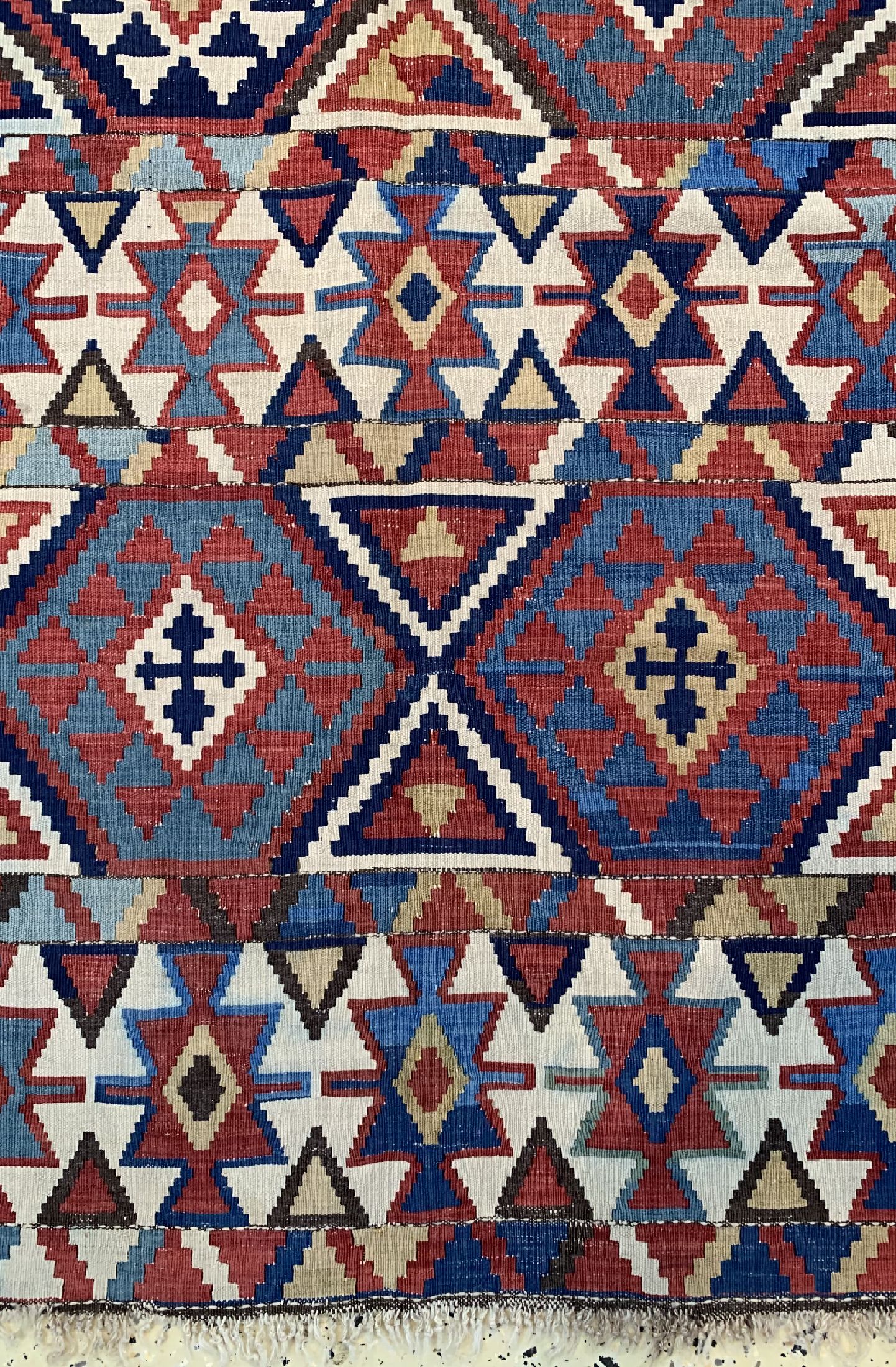 Detail b: Antiker Kuba Kelim, Kaukasus, 19.Jhd, Wolleauf Wolle, ca. 323 x 170 cm, EHZ: 2, (kleine Löcher)