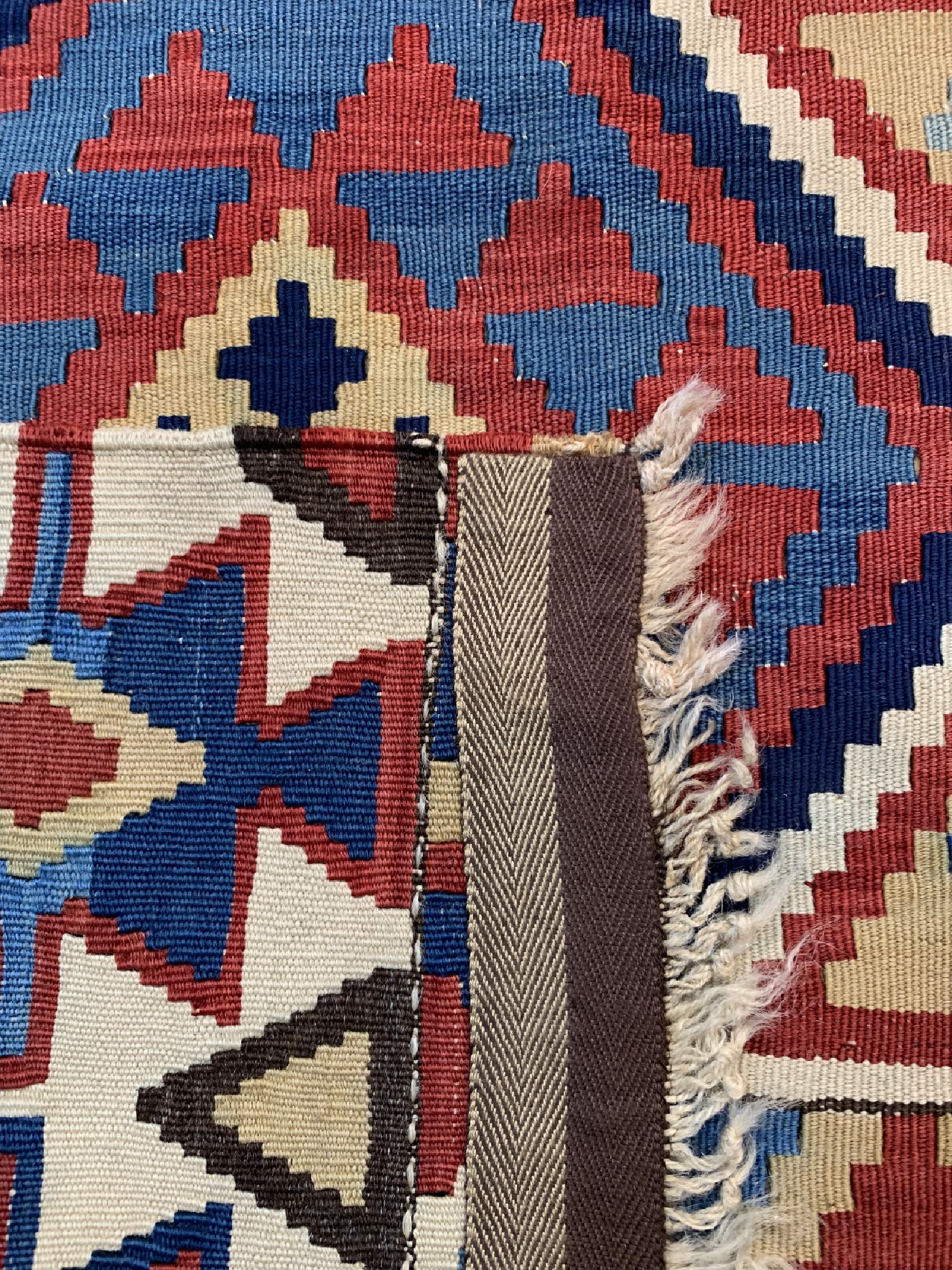Detail d: Antiker Kuba Kelim, Kaukasus, 19.Jhd, Wolleauf Wolle, ca. 323 x 170 cm, EHZ: 2, (kleine Löcher)