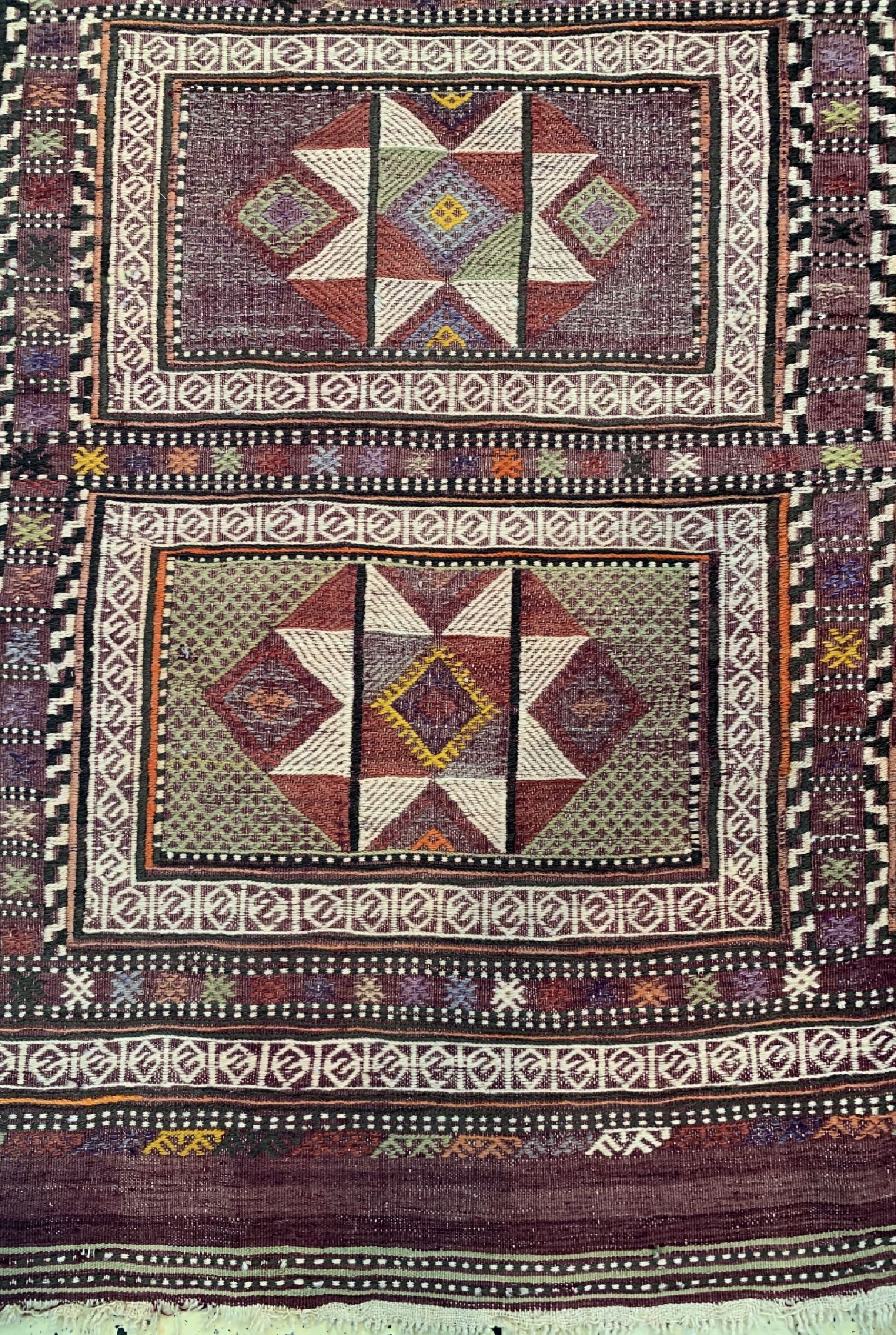 Detail b: Antiker Cicim, Türkei, um 1900, Wolle auf Wolle, ca. 210 x 145 cm, EHZ: 3-4